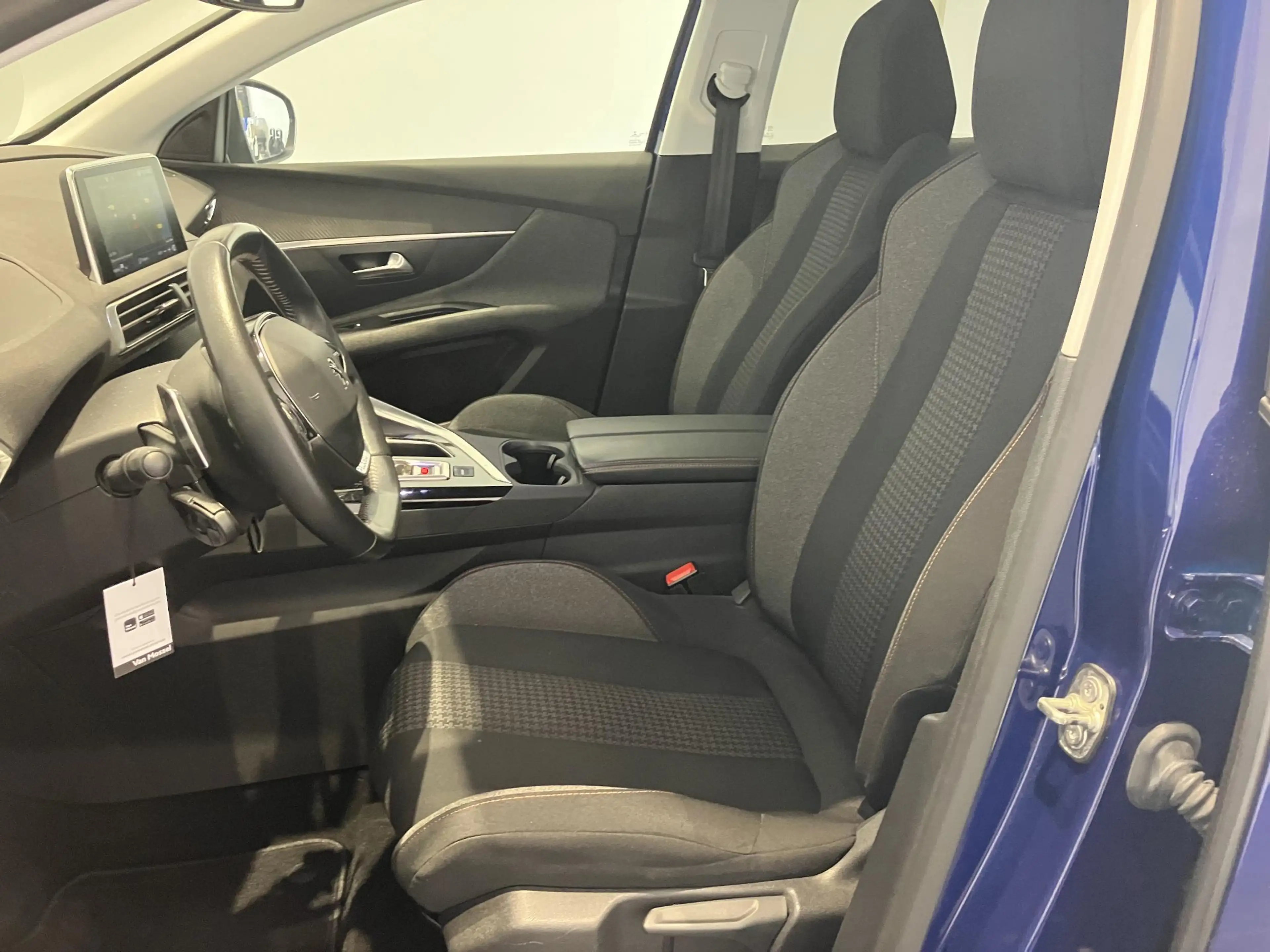 Peugeot 3008 1.2 PureTech Blue Lease Executive — photo 14