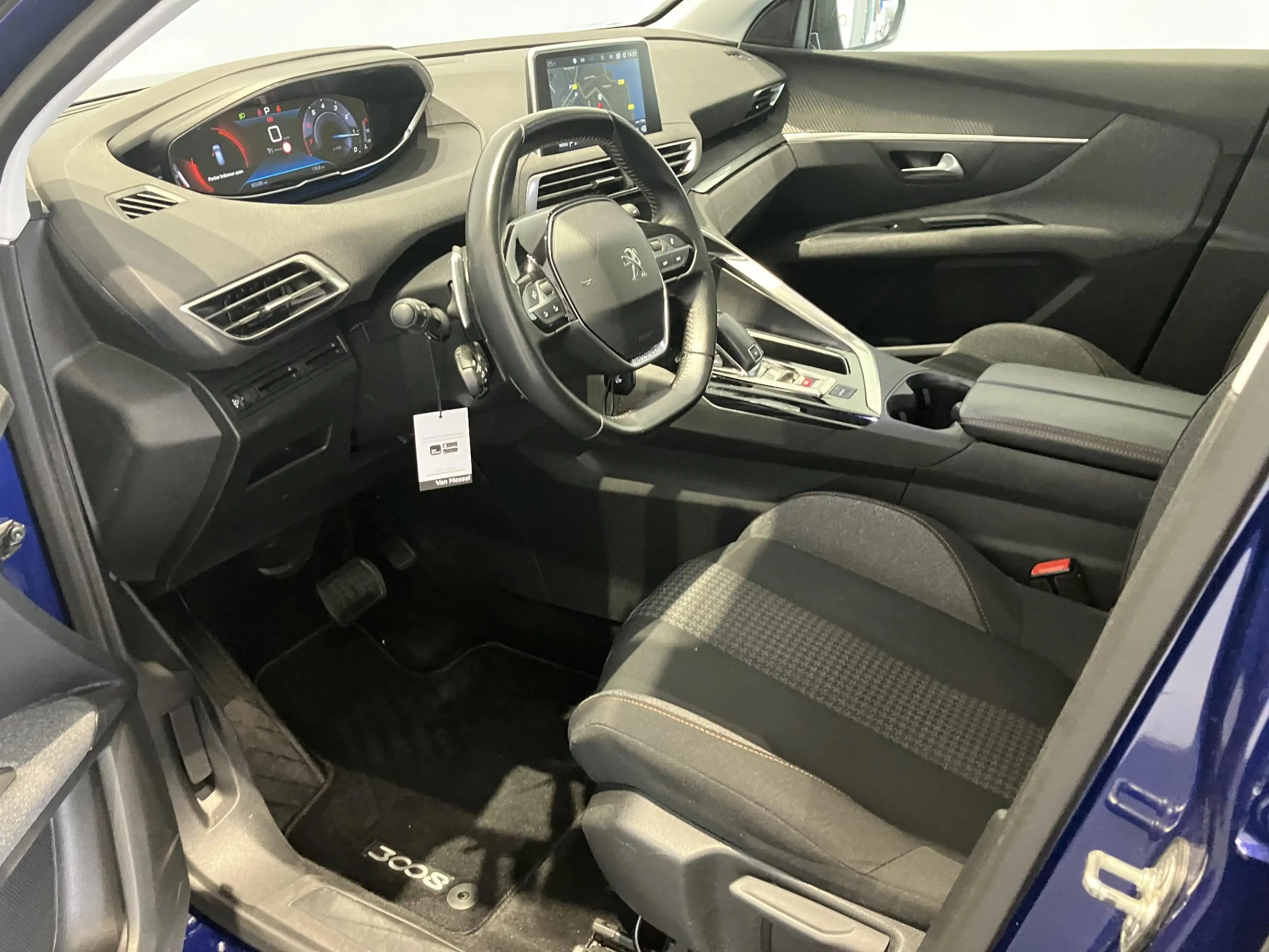 Peugeot 3008 1.2 PureTech Blue Lease Executive — photo 15