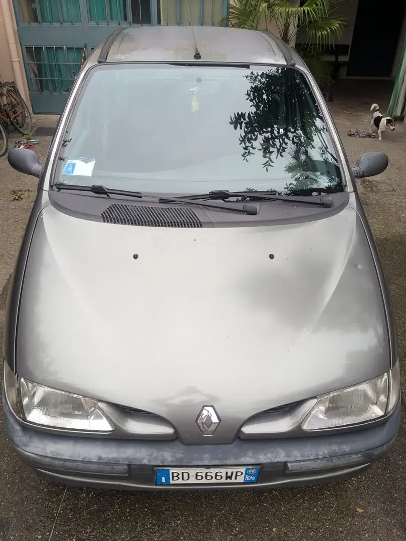 Renault Scenic Megane 1.6e RT - 1