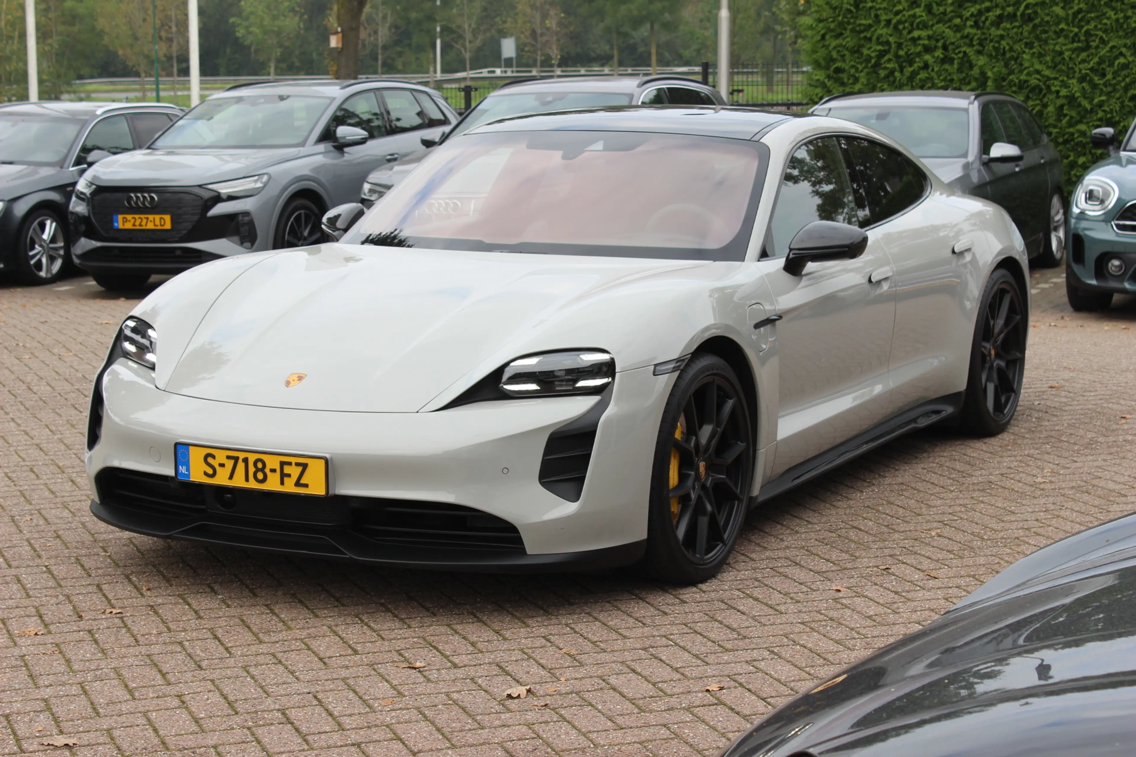 Porsche Taycan GTS 93 kWh / SoH 89,2% / Keramisch / Panoramadak / — photo 7