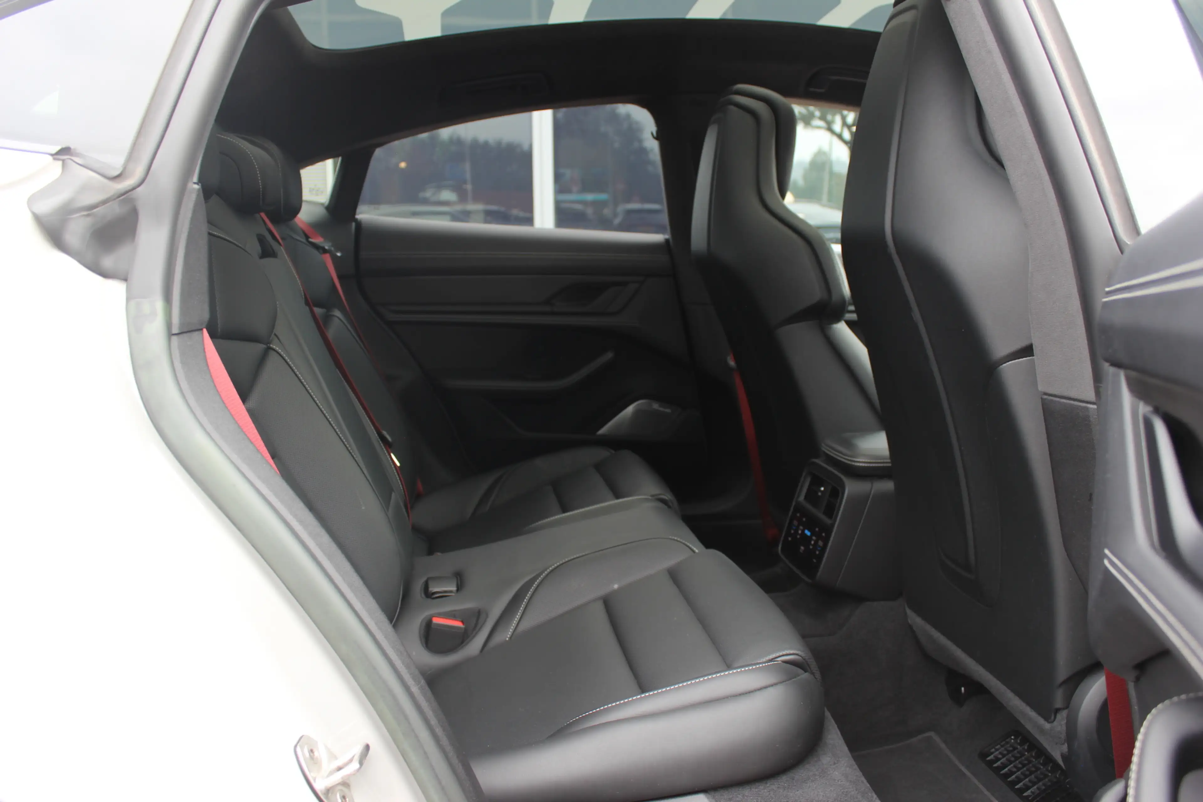 Porsche Taycan GTS 93 kWh / SoH 89,2% / Keramisch / Panoramadak / — photo 13