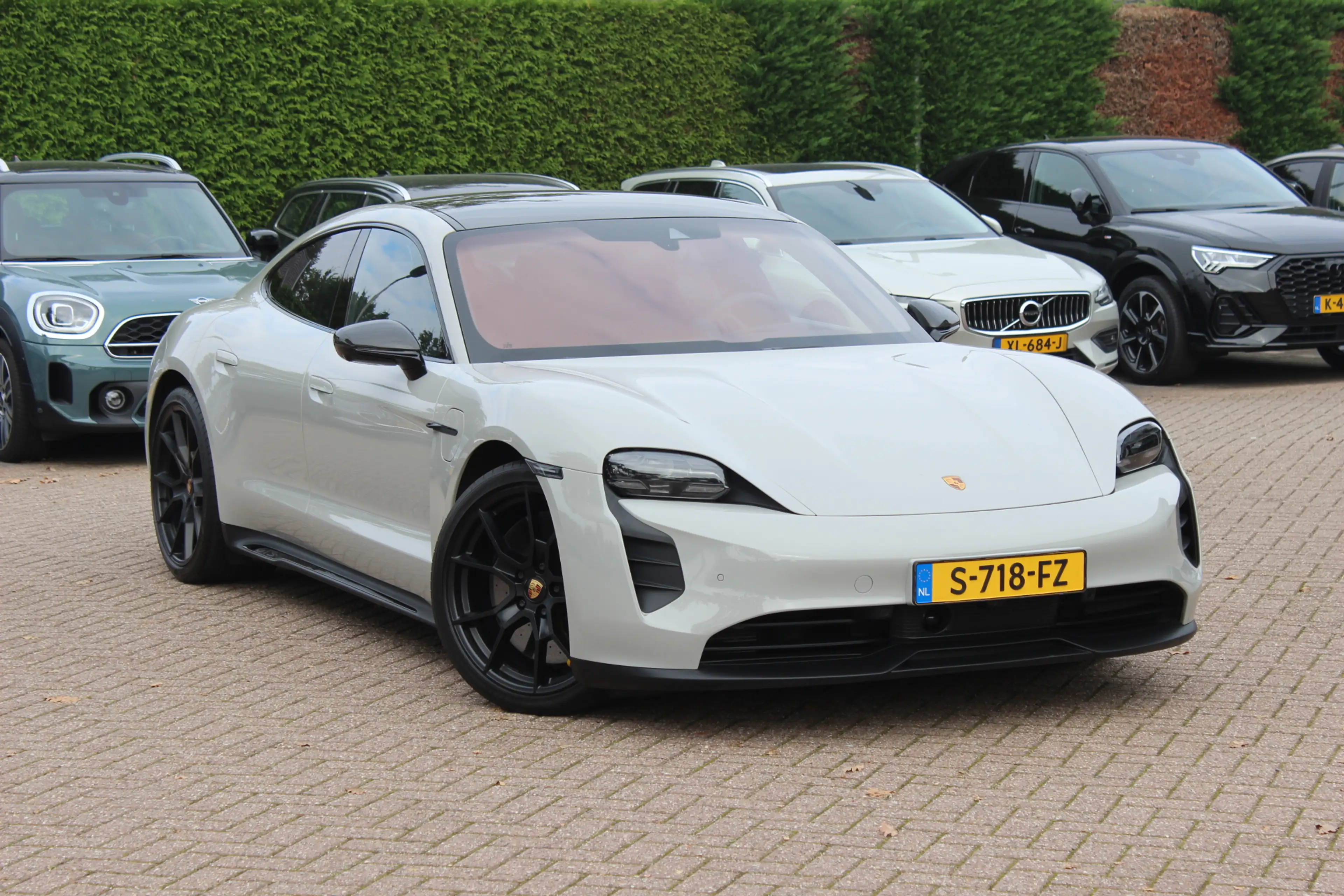 Porsche Taycan GTS 93 kWh / SoH 89,2% / Keramisch / Panoramadak / — photo 41