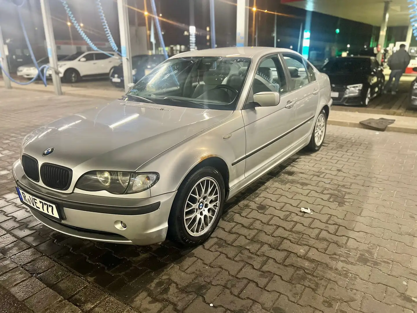 BMW 320 320i Silber - 2