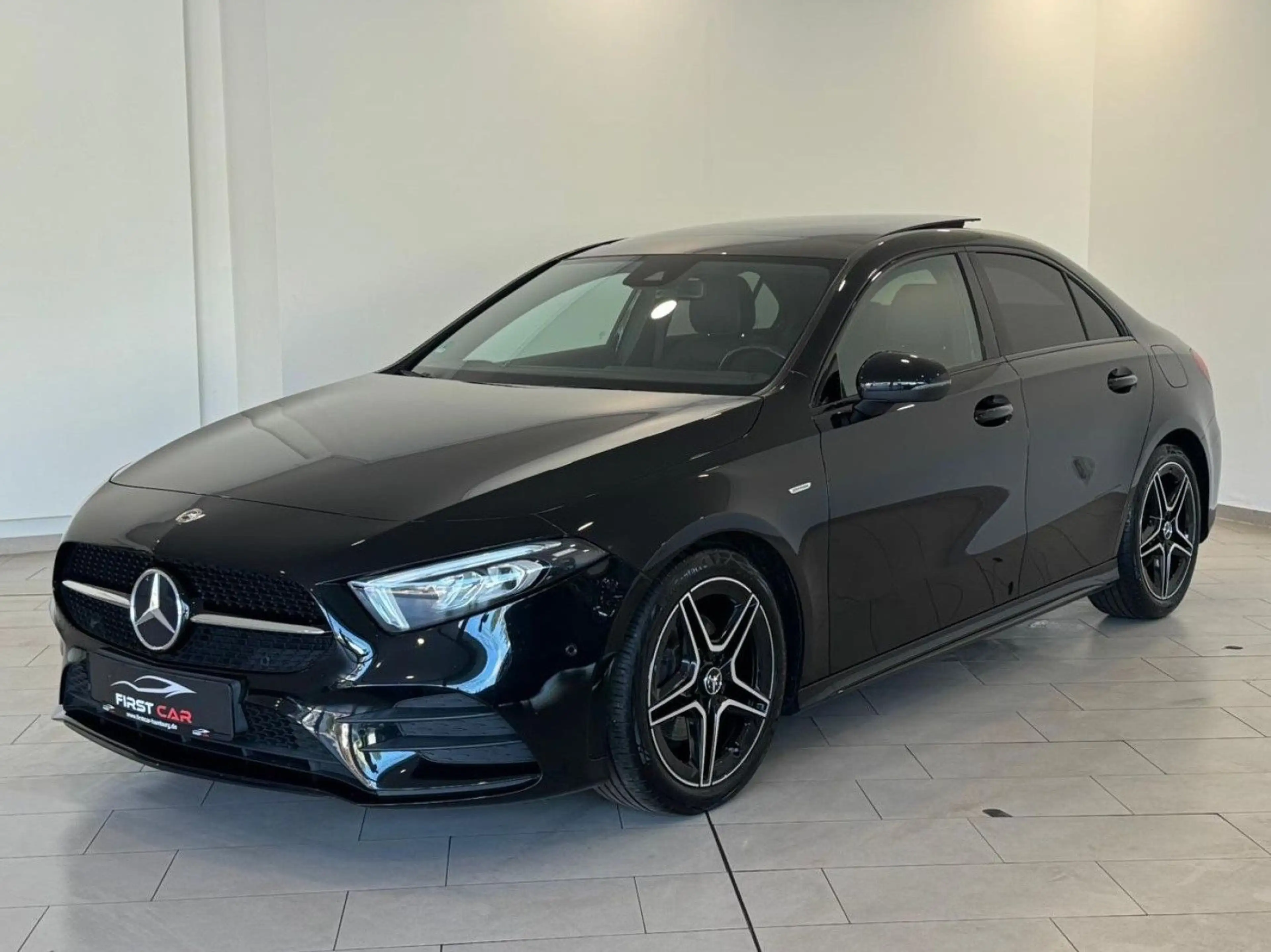 Mercedes-Benz A 200 Lim. Edition AMG-Line|PANO|KAMERA|AMBIENTE