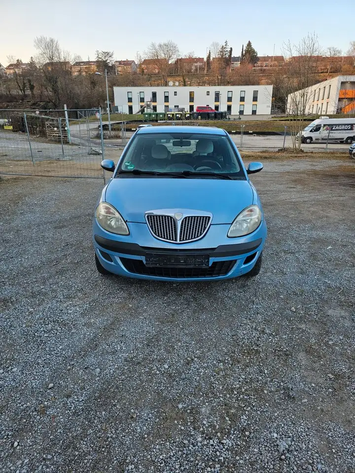Lancia Ypsilon