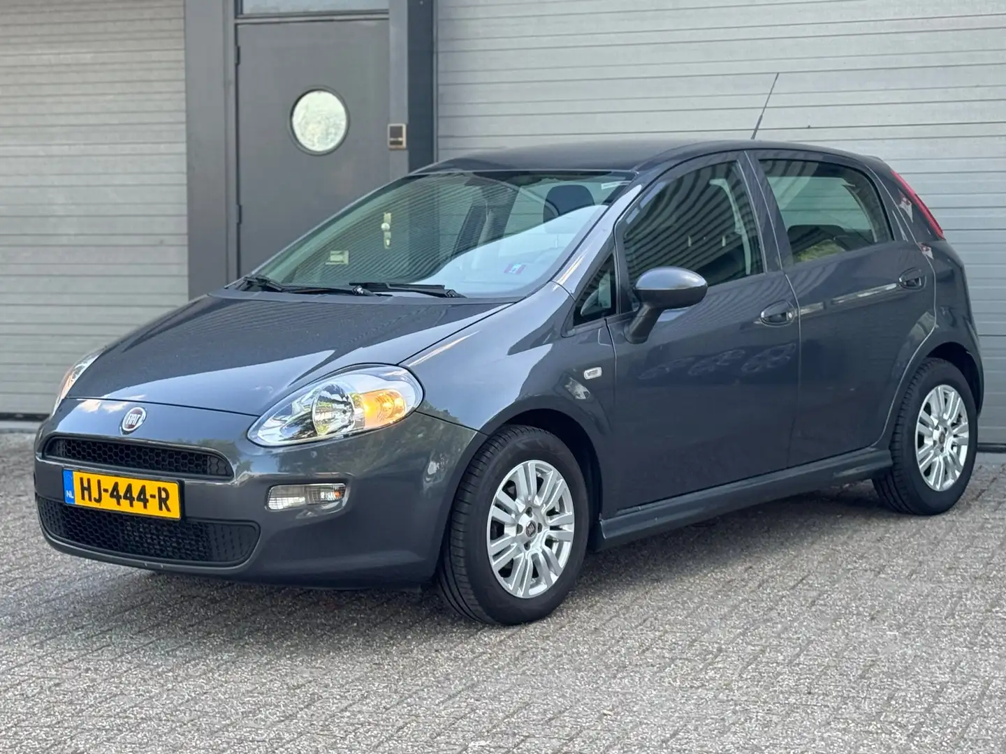 Fiat Punto Evo 1.3 M-Jet Street Grijs - 1