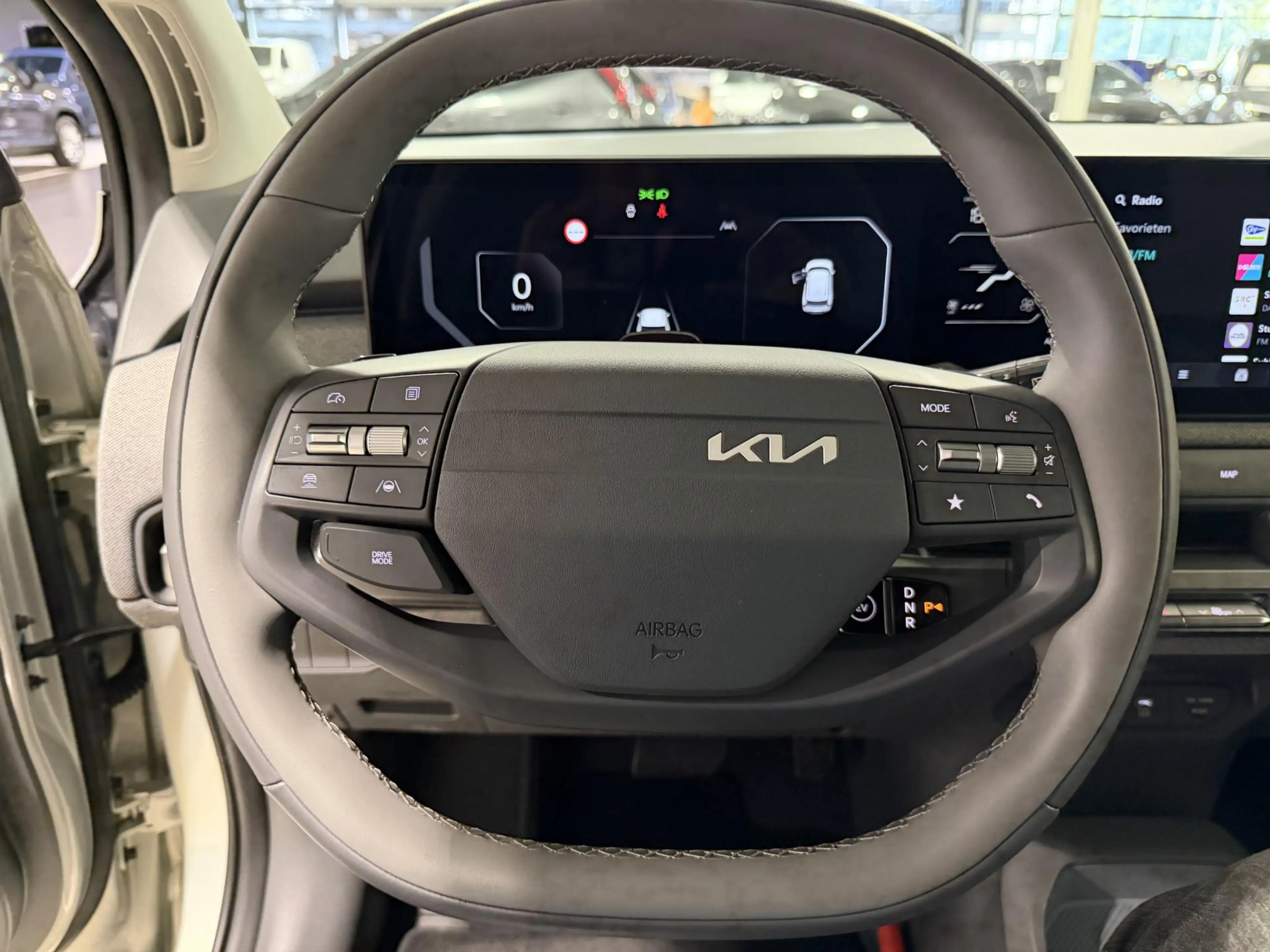 Kia EV3 Plus 81.4 kWh Stoel en Stuur verwarming, Apple Car — photo 10