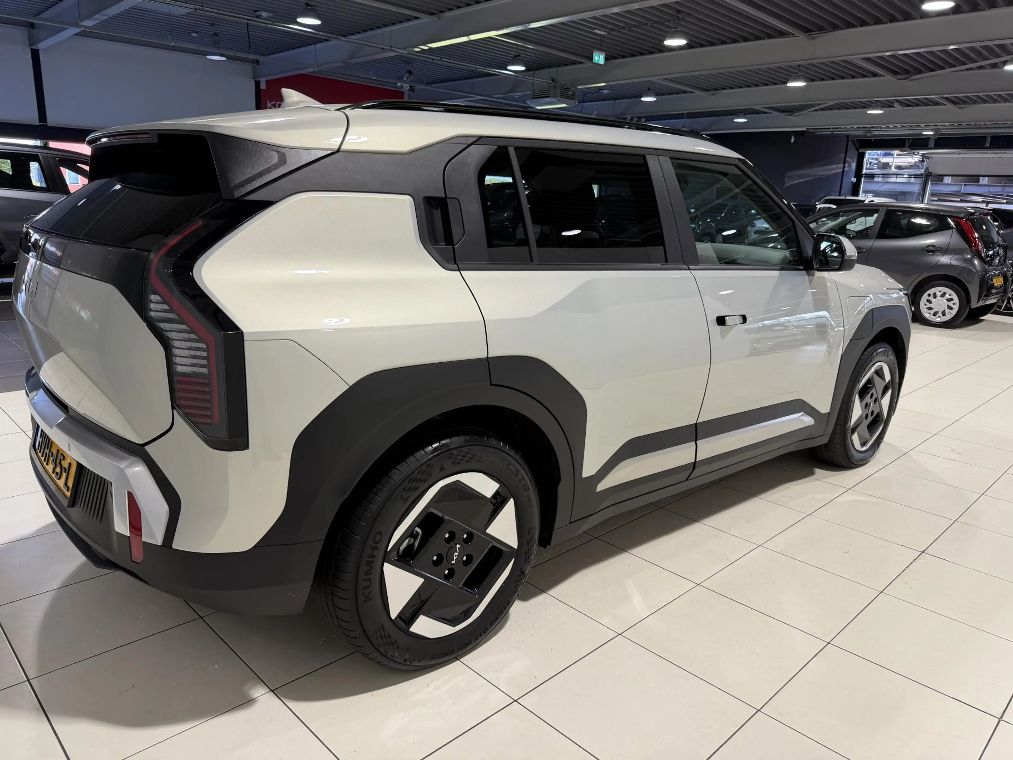 Kia EV3 Plus 81.4 kWh Stoel en Stuur verwarming, Apple Car — photo 7