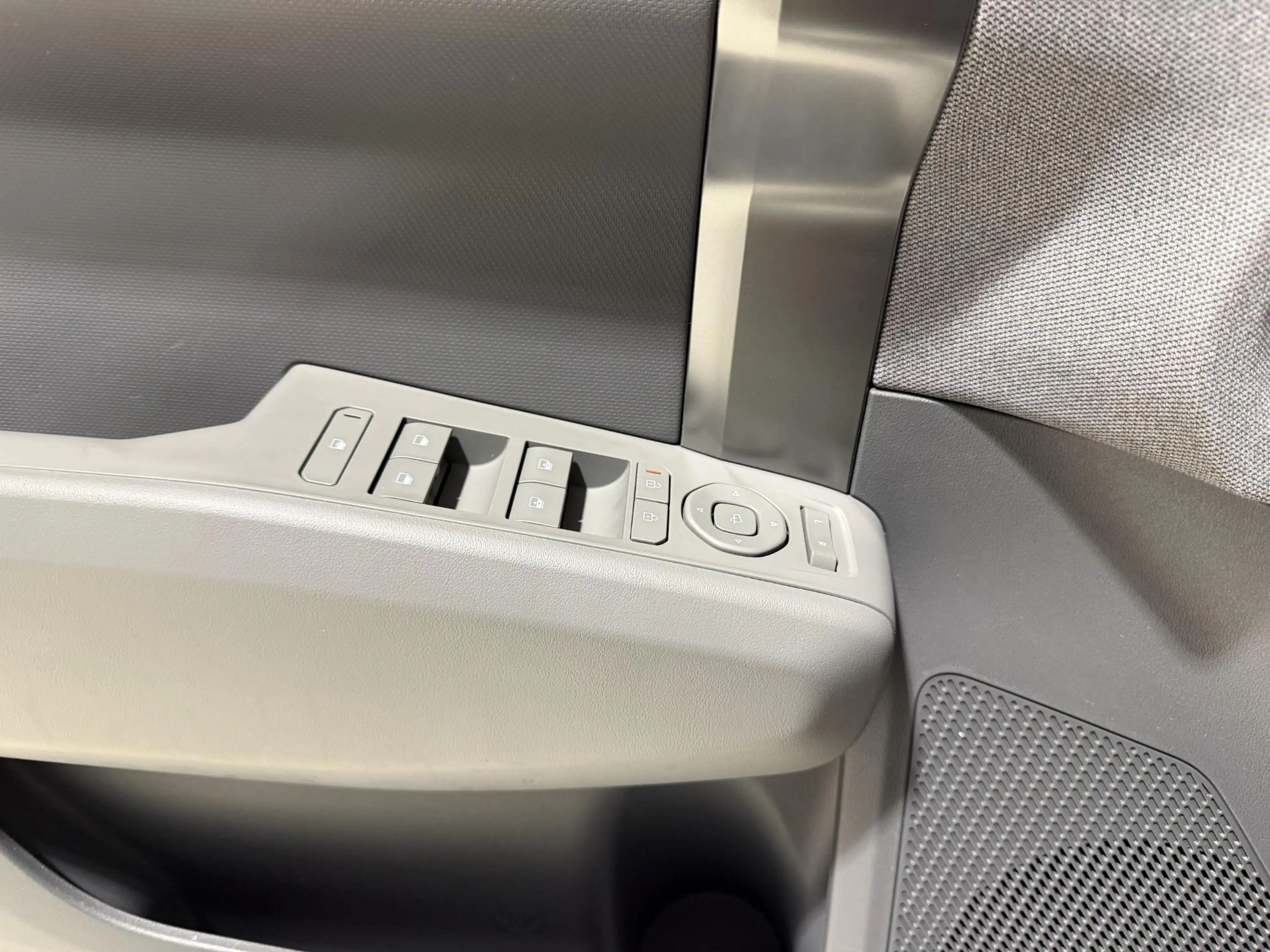 Kia EV3 Plus 81.4 kWh Stoel en Stuur verwarming, Apple Car — photo 14