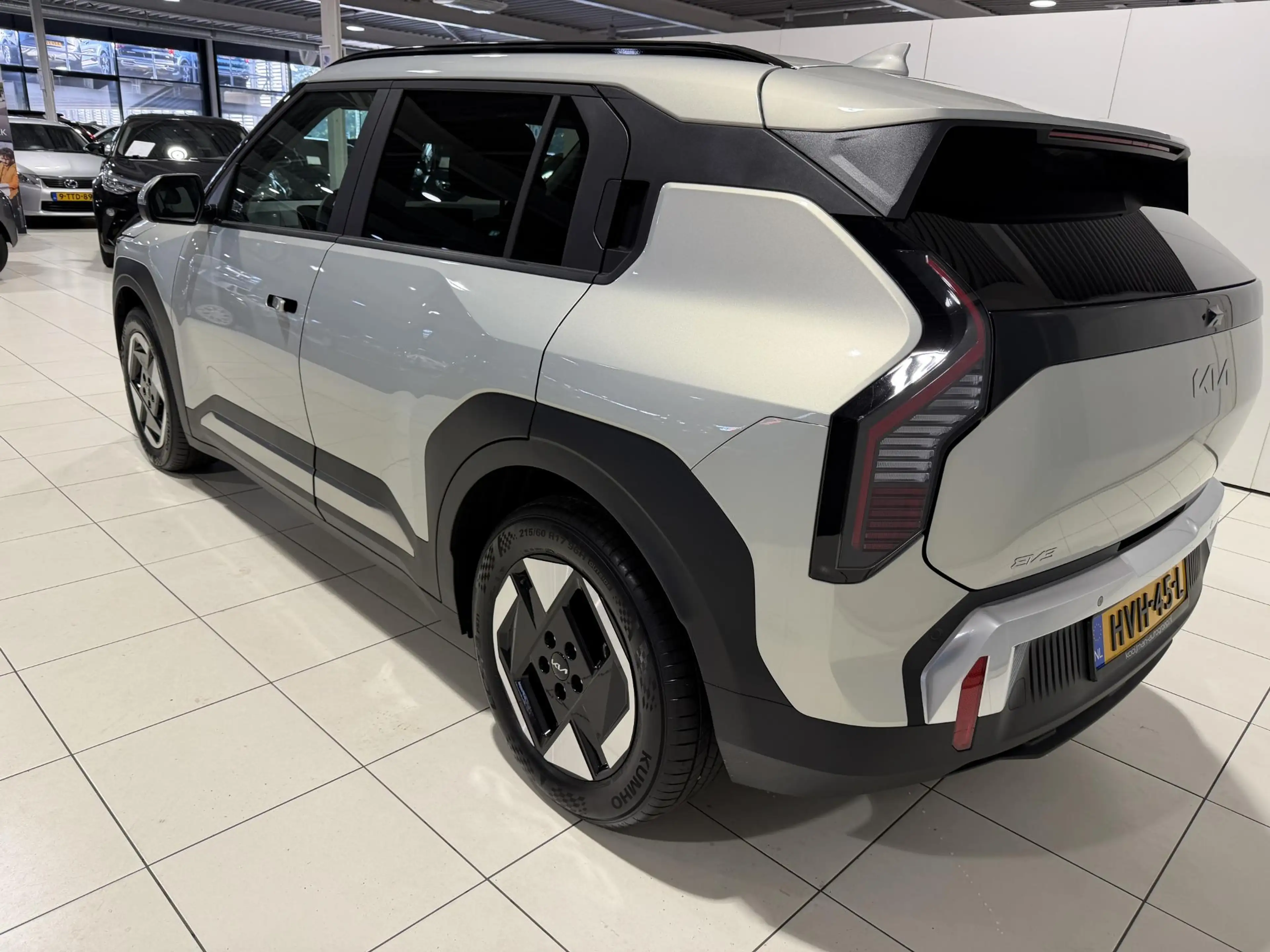 Kia EV3 Plus 81.4 kWh Stoel en Stuur verwarming, Apple Car — photo 5