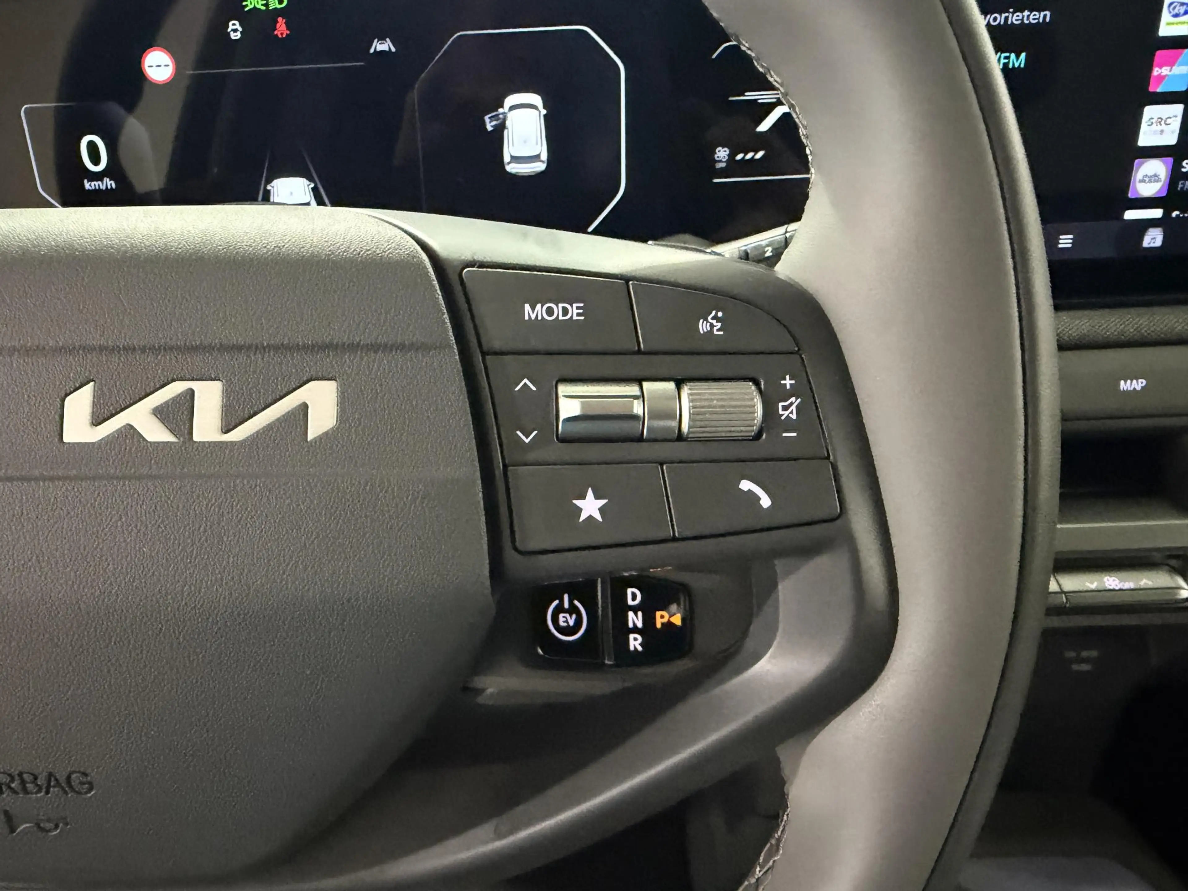 Kia EV3 Plus 81.4 kWh Stoel en Stuur verwarming, Apple Car — photo 12