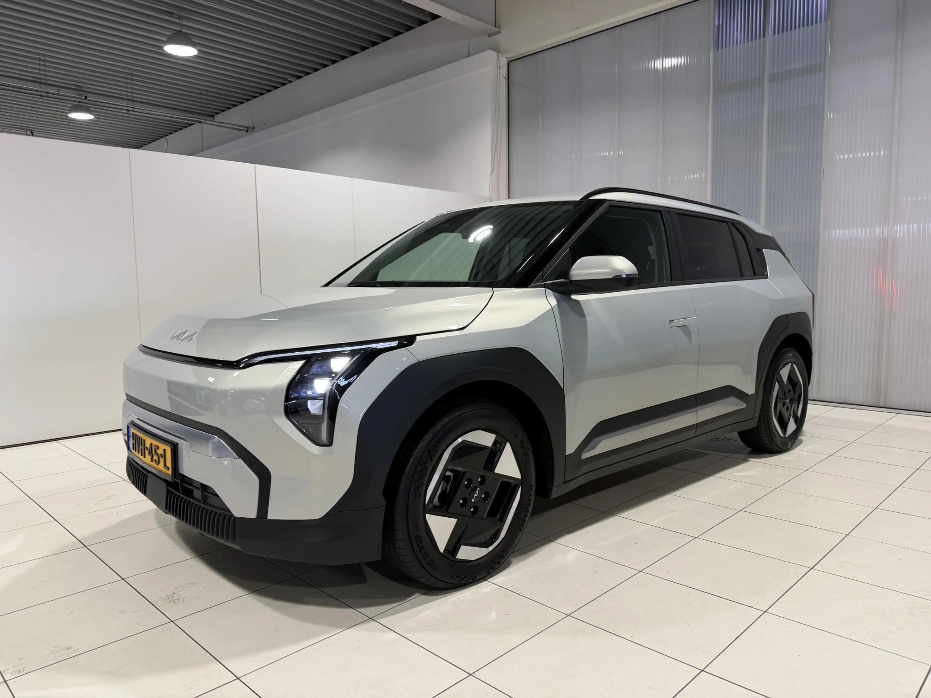 Kia EV3 Plus 81.4 kWh Stoel en Stuur verwarming, Apple Car — photo 3