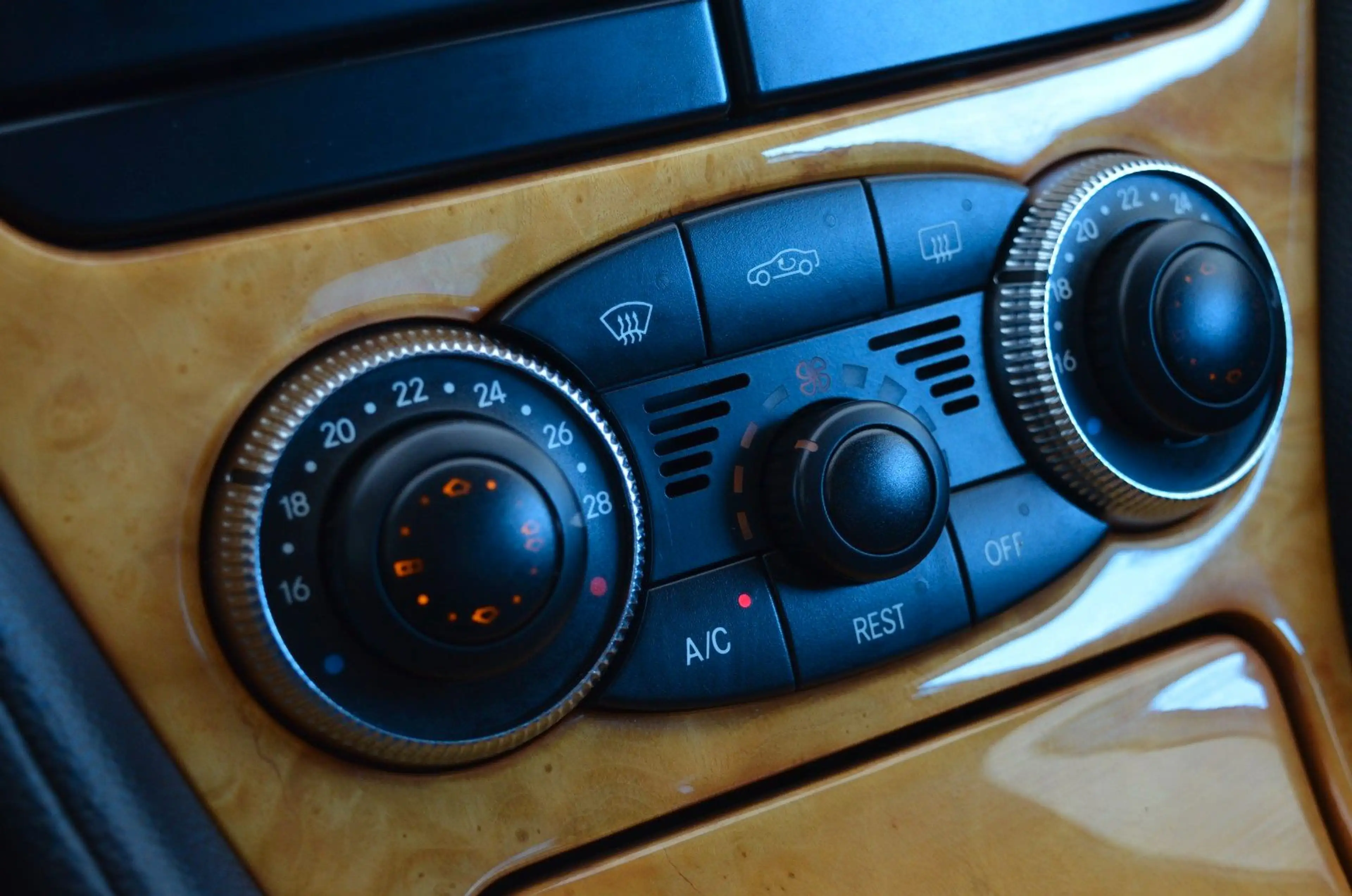Mercedes-Benz SL 500 AMG | Designo | BOSE | Sehr Gepflegt — photo 27