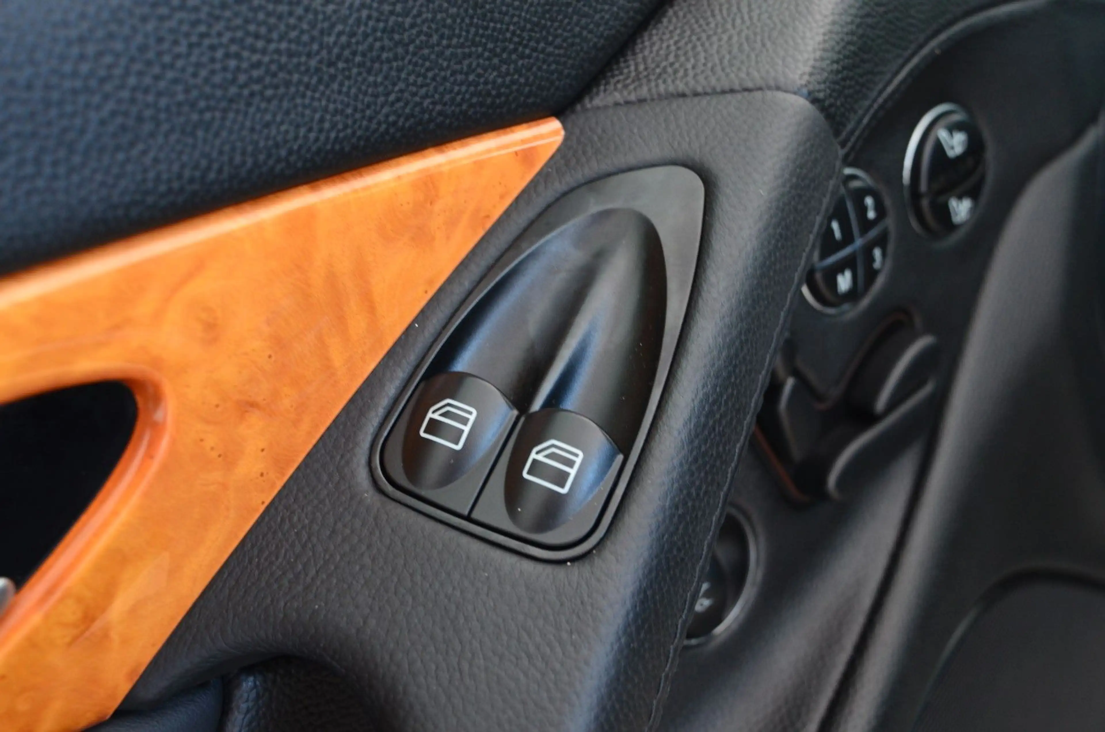 Mercedes-Benz SL 500 AMG | Designo | BOSE | Sehr Gepflegt — photo 41
