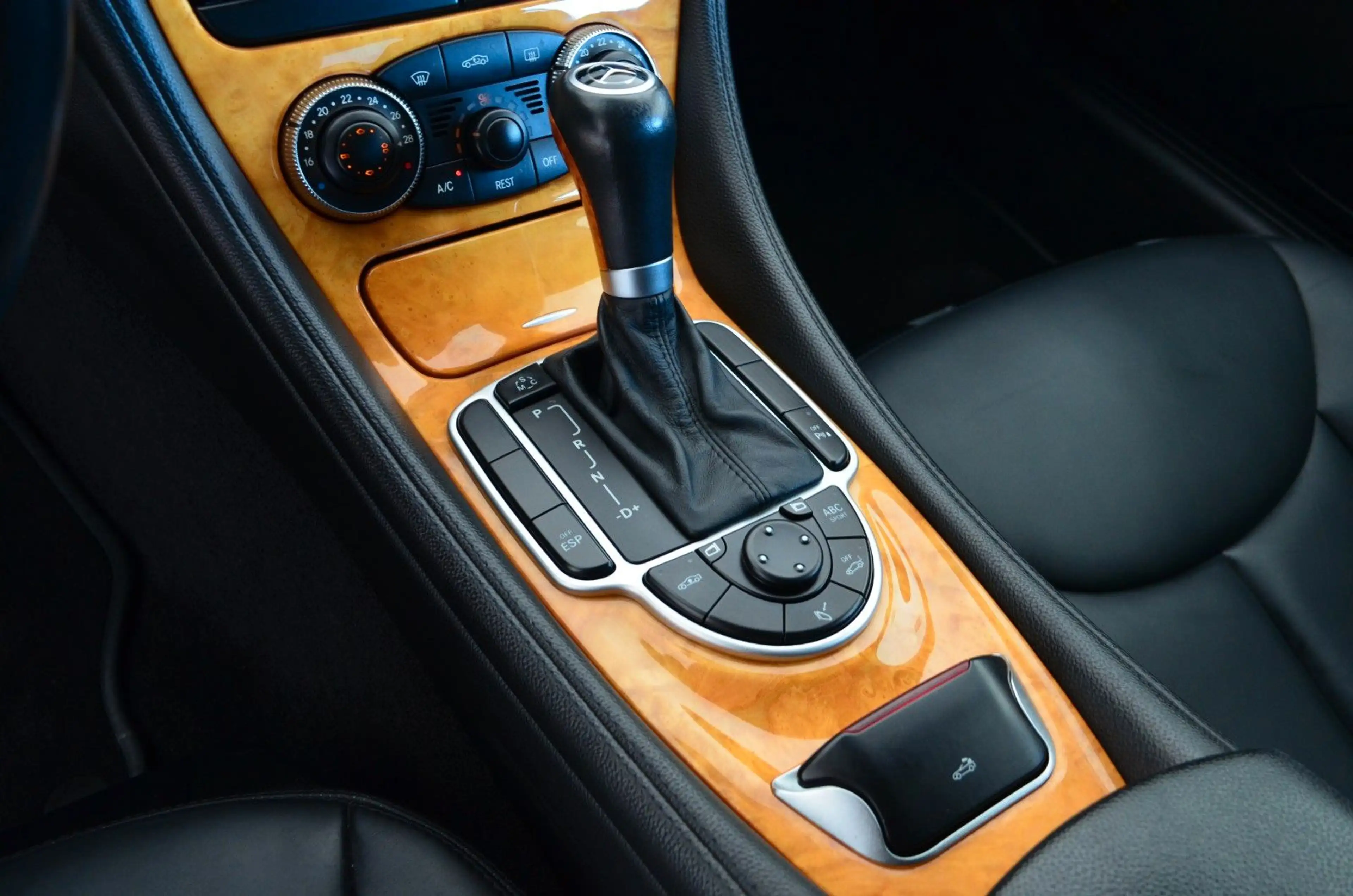 Mercedes-Benz SL 500 AMG | Designo | BOSE | Sehr Gepflegt — photo 30