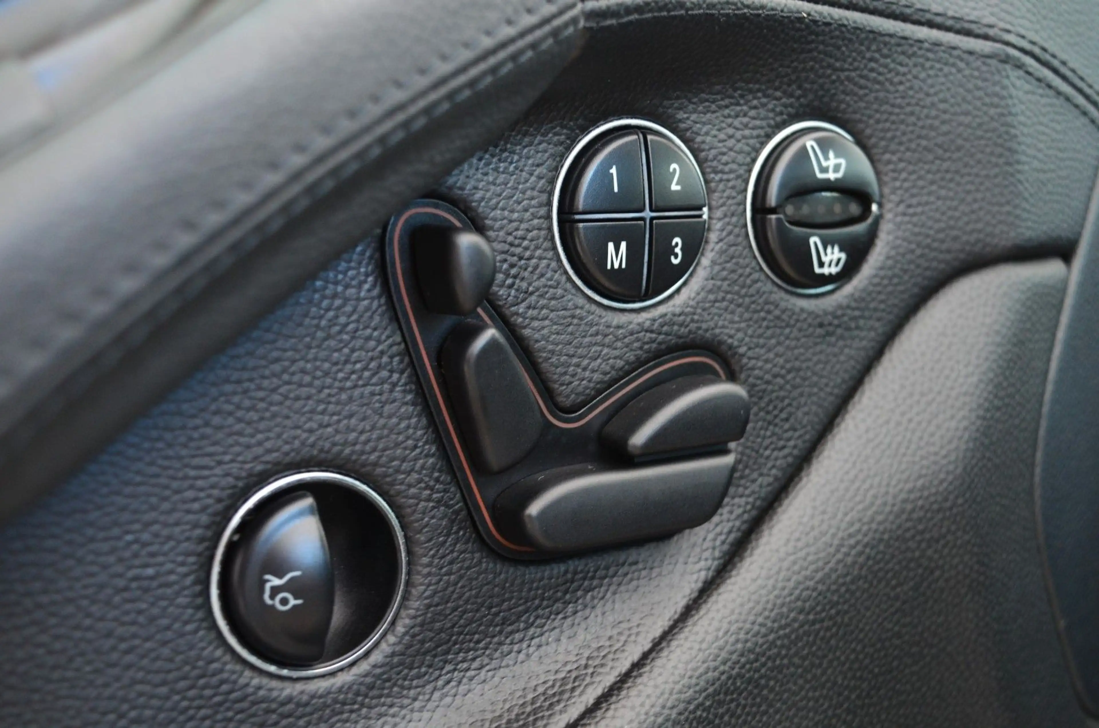 Mercedes-Benz SL 500 AMG | Designo | BOSE | Sehr Gepflegt — photo 42