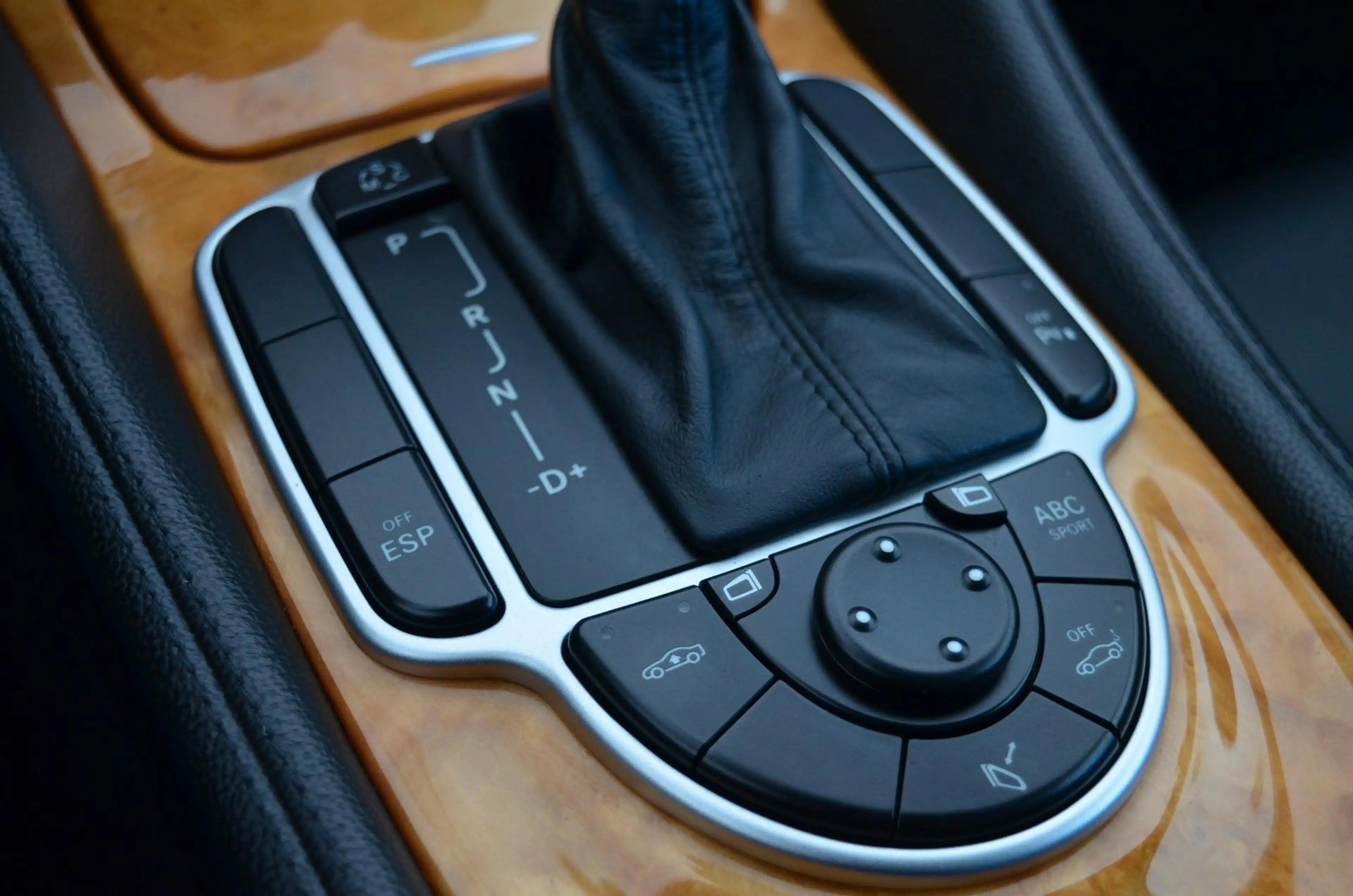 Mercedes-Benz SL 500 AMG | Designo | BOSE | Sehr Gepflegt — photo 29