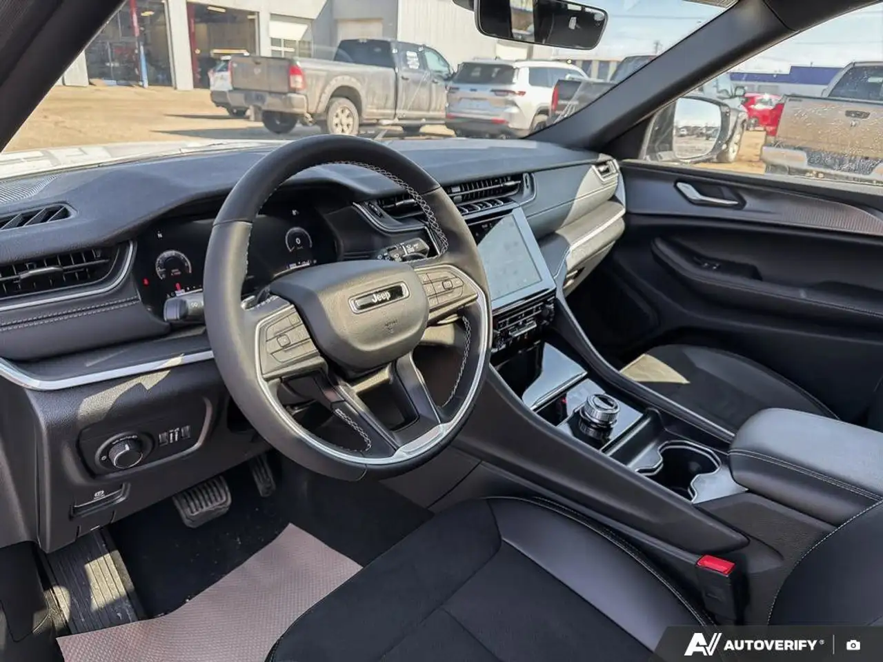 Jeep Grand Cherokee снимка Jeep Grand Cherokee