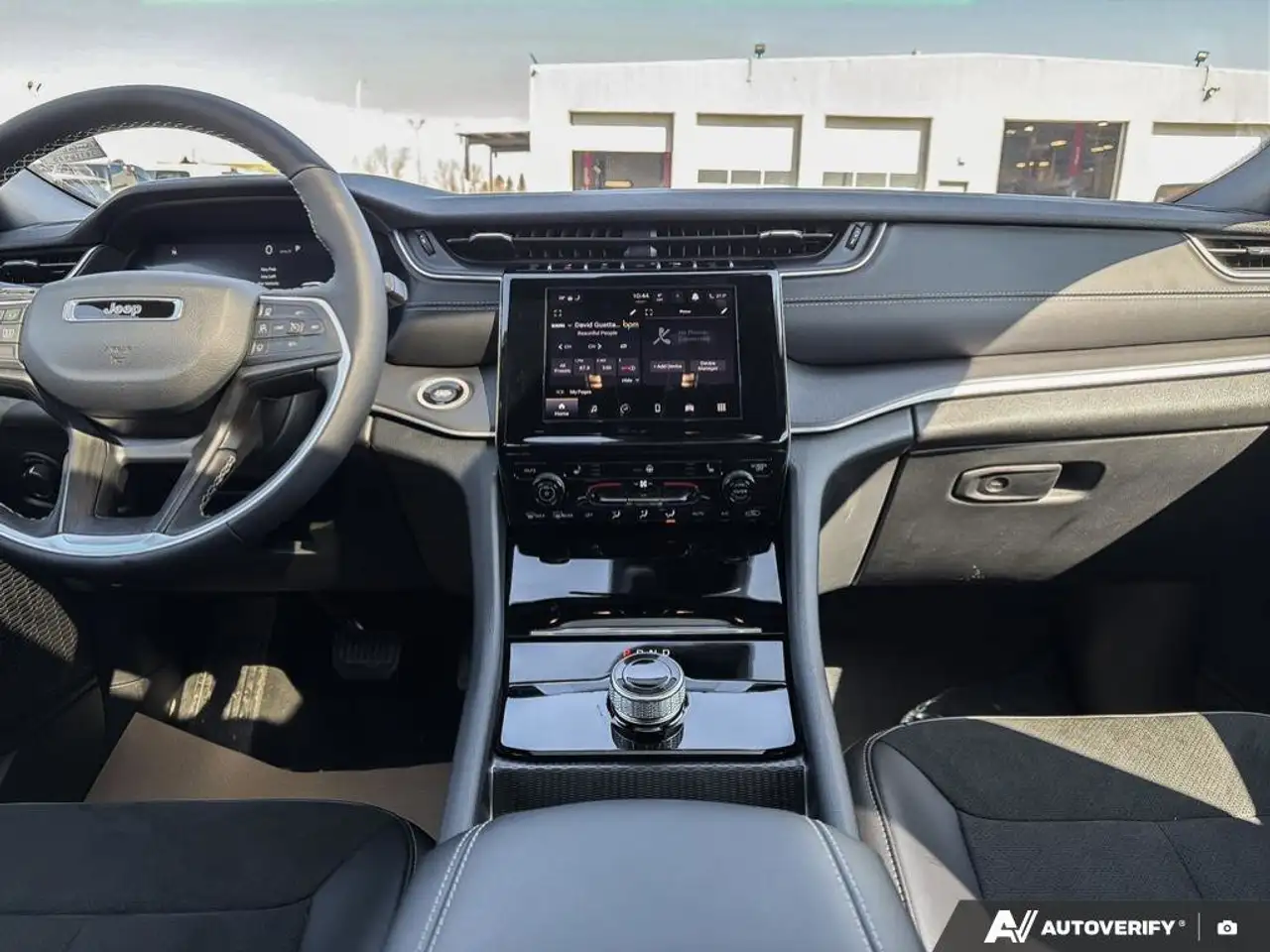 Jeep Grand Cherokee снимка Jeep Grand Cherokee