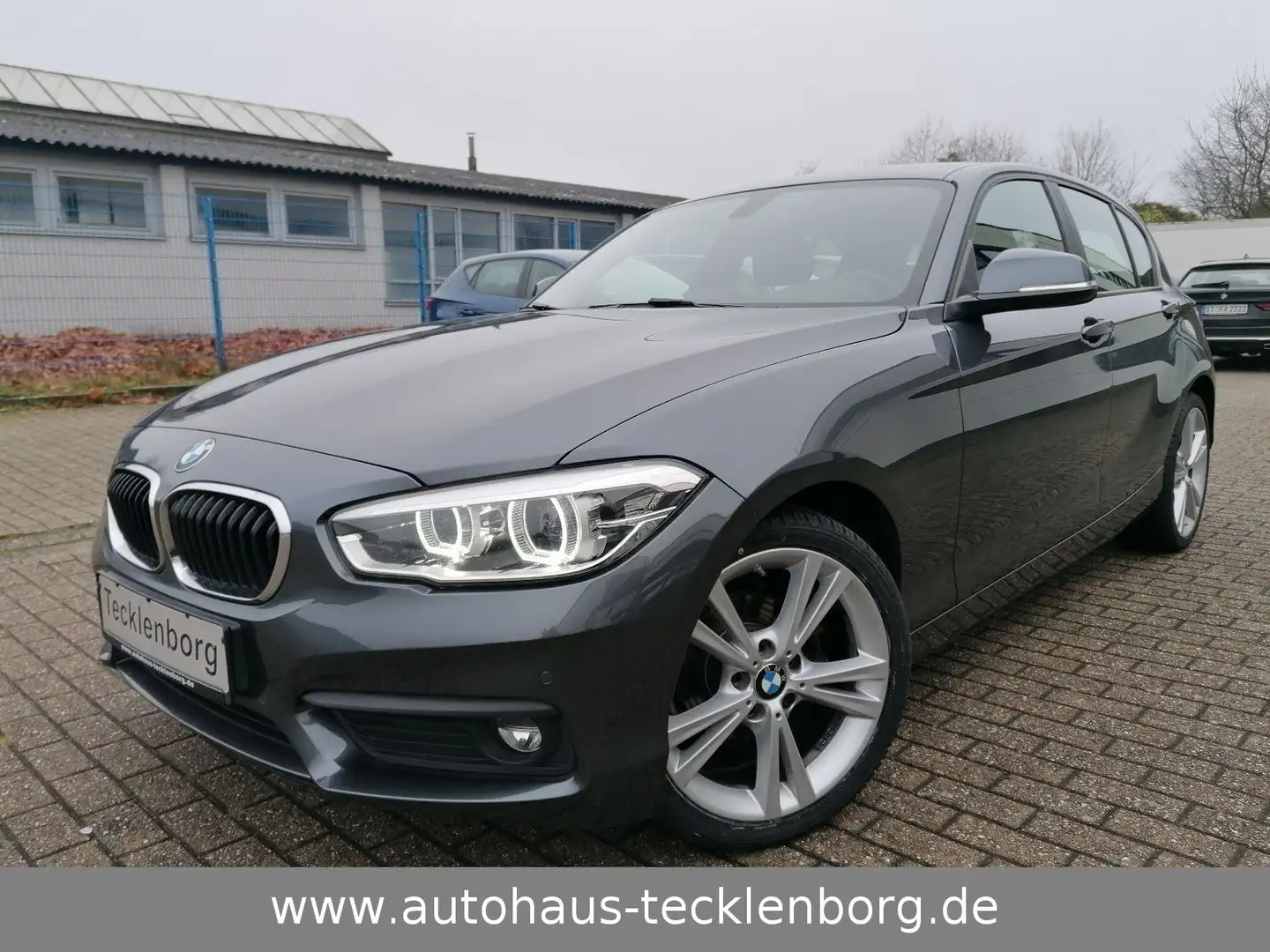 BMW 118 i Advantage * Navi * LED * Alu 18" * Sitzheiz Grau - 1