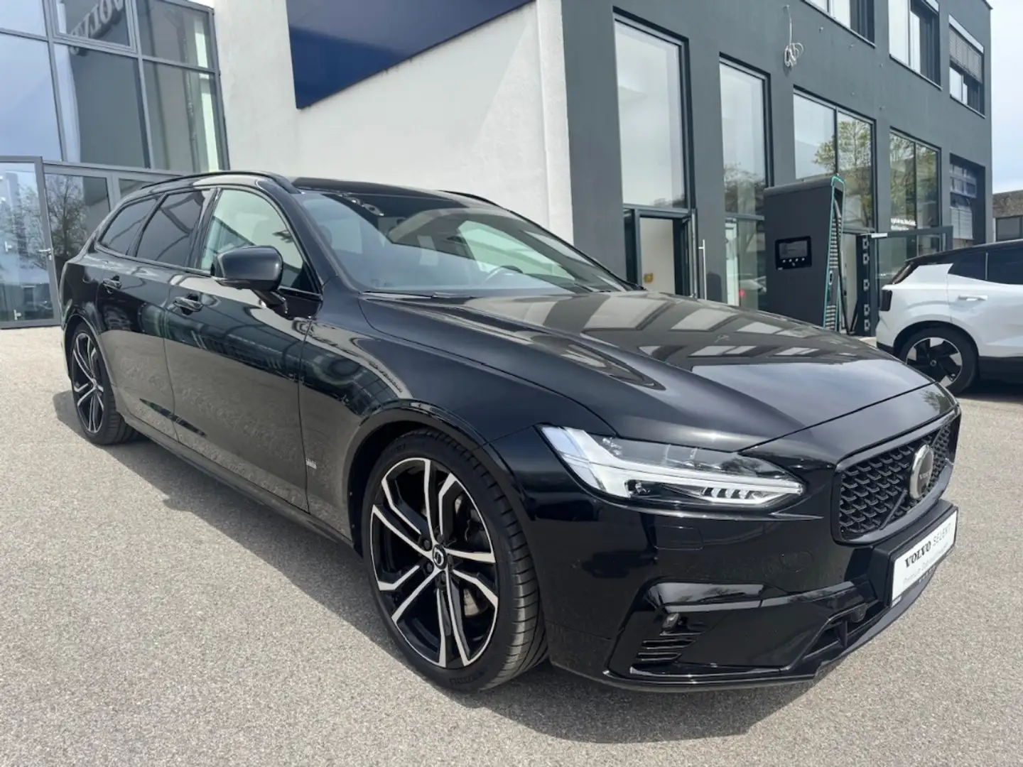 Volvo V90 R Design AWD B6 Benzin EU6d HUD AHK Navi Leder Dig Чёрный - 2