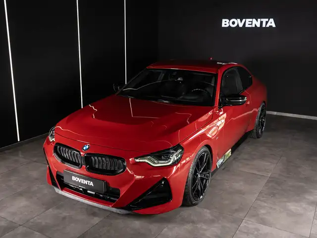 BMW M2 view 3