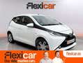 Toyota Aygo 1.0 70 x-play Blanc - thumbnail 1