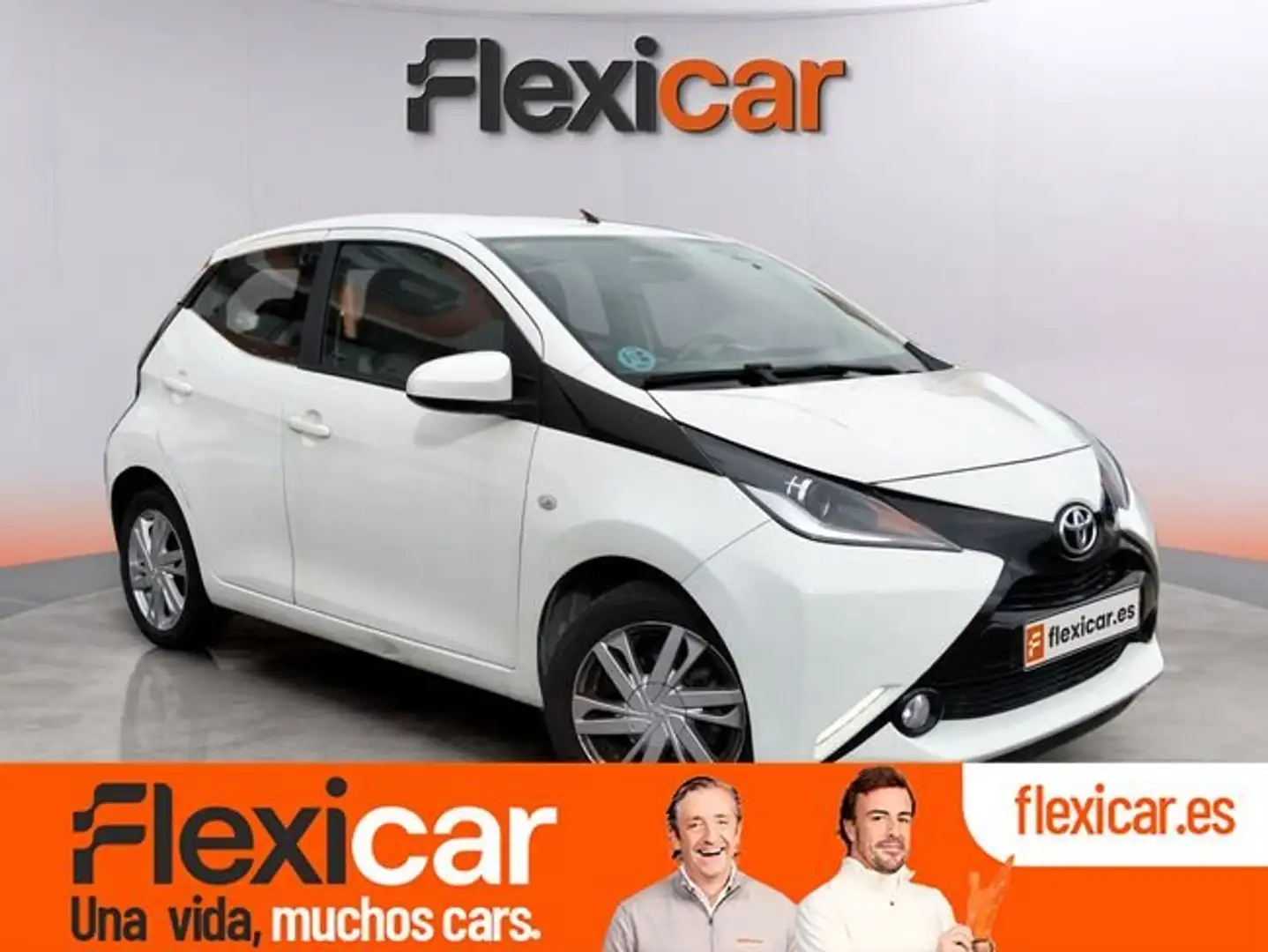 Toyota Aygo 1.0 70 x-play Blanc - 1
