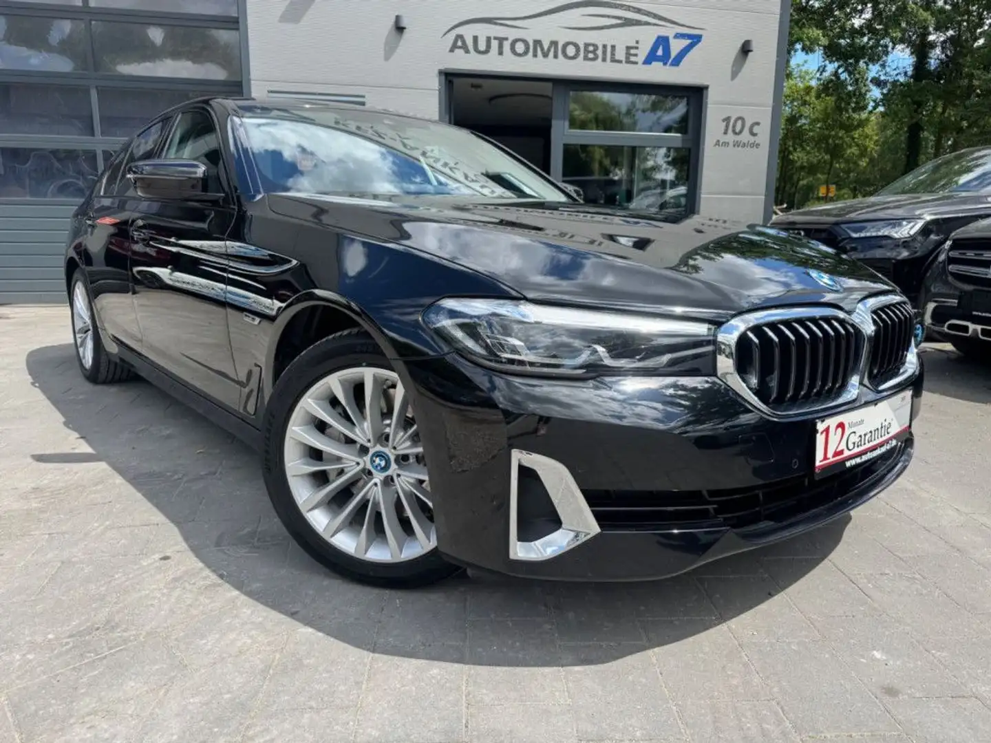 BMW 520 e Aut. Luxury Line *1.Hand* Schwarz - 1