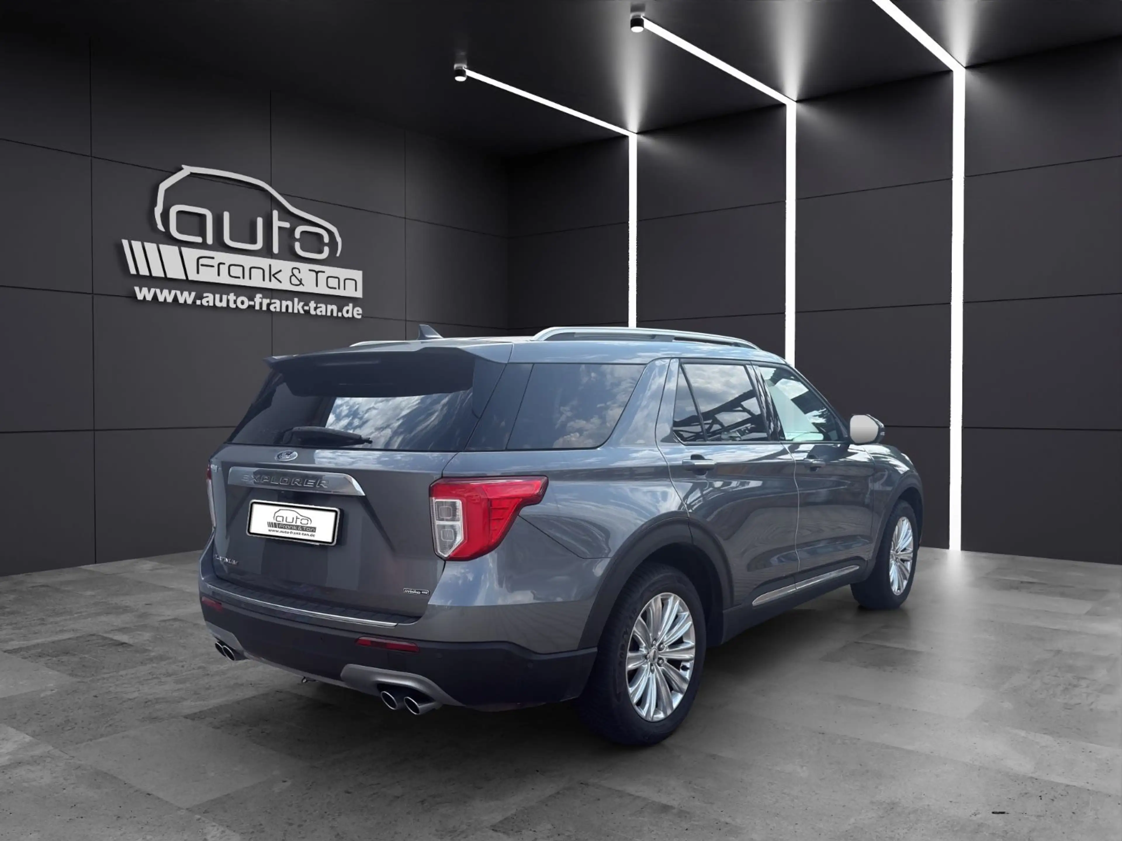 Ford Explorer Platinum Plug-in-Hybrid 4x4*Pano*B&O* — photo 4