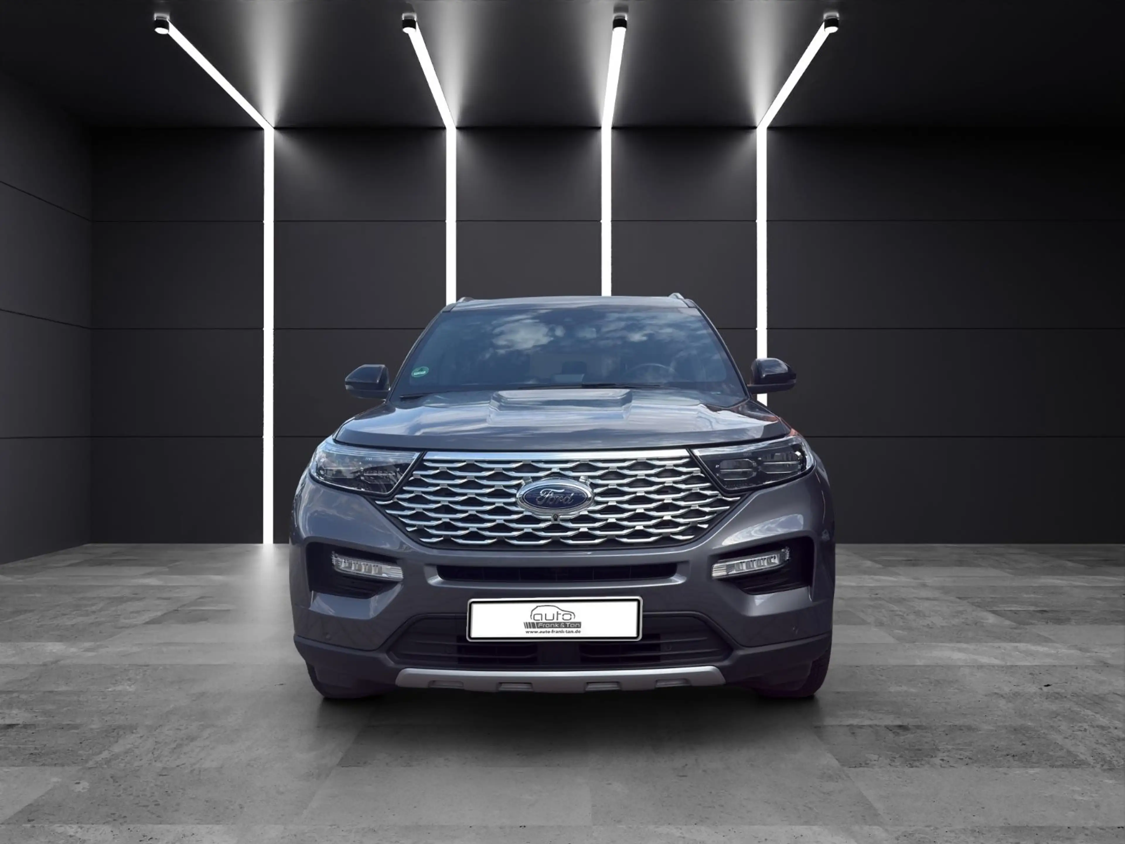 Ford Explorer Platinum Plug-in-Hybrid 4x4*Pano*B&O* — photo 2