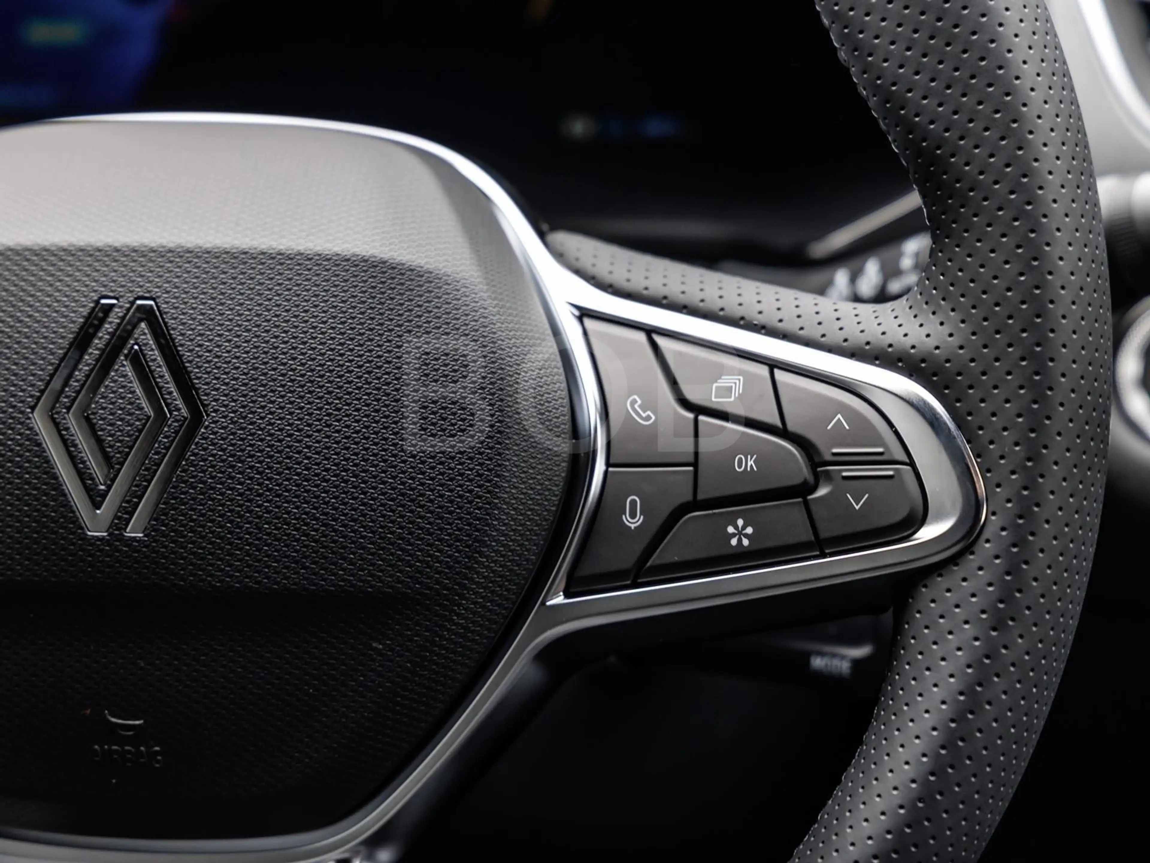 Renault Symbioz KISS Full Hybrid E-Tech 160 NAVI SHZ PDC — photo 9