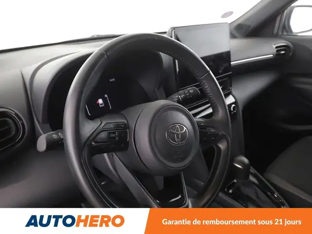 Toyota Yaris Cross view 11