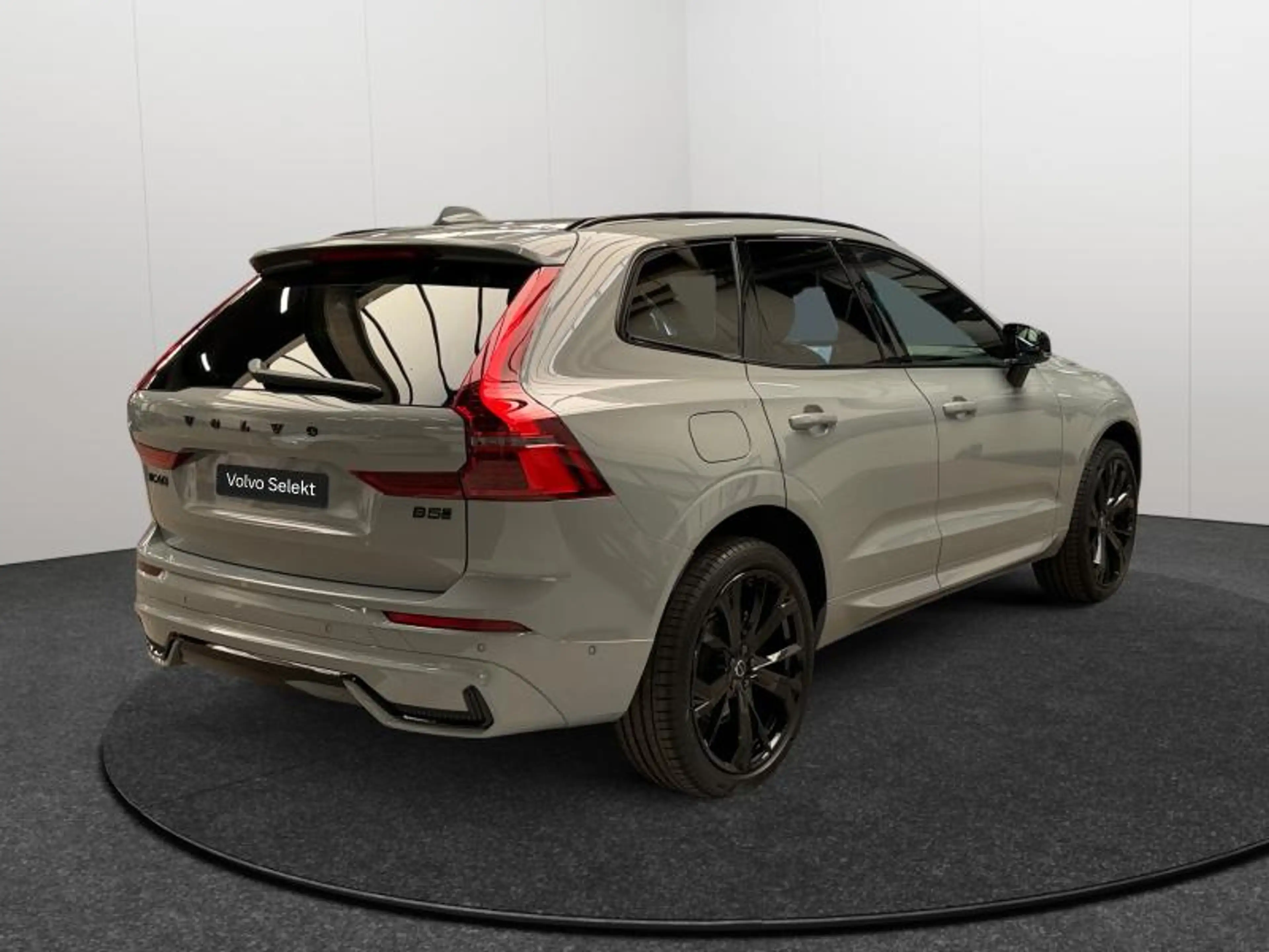 Volvo XC60 Facelift B5 AWD Plus Black Edition / Essence 2026 — photo 5