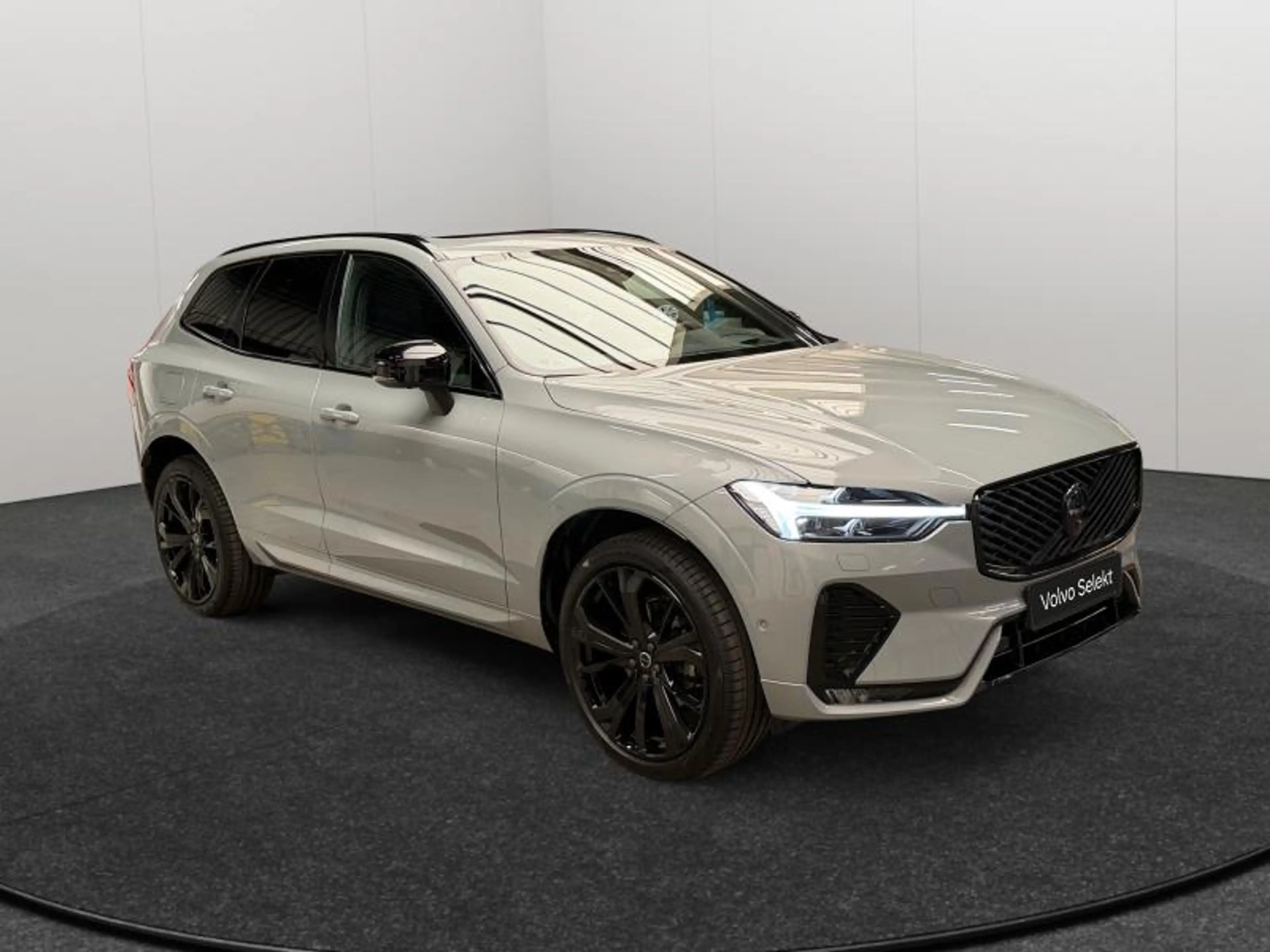 Volvo XC60 Facelift B5 AWD Plus Black Edition / Essence 2026 — photo 7