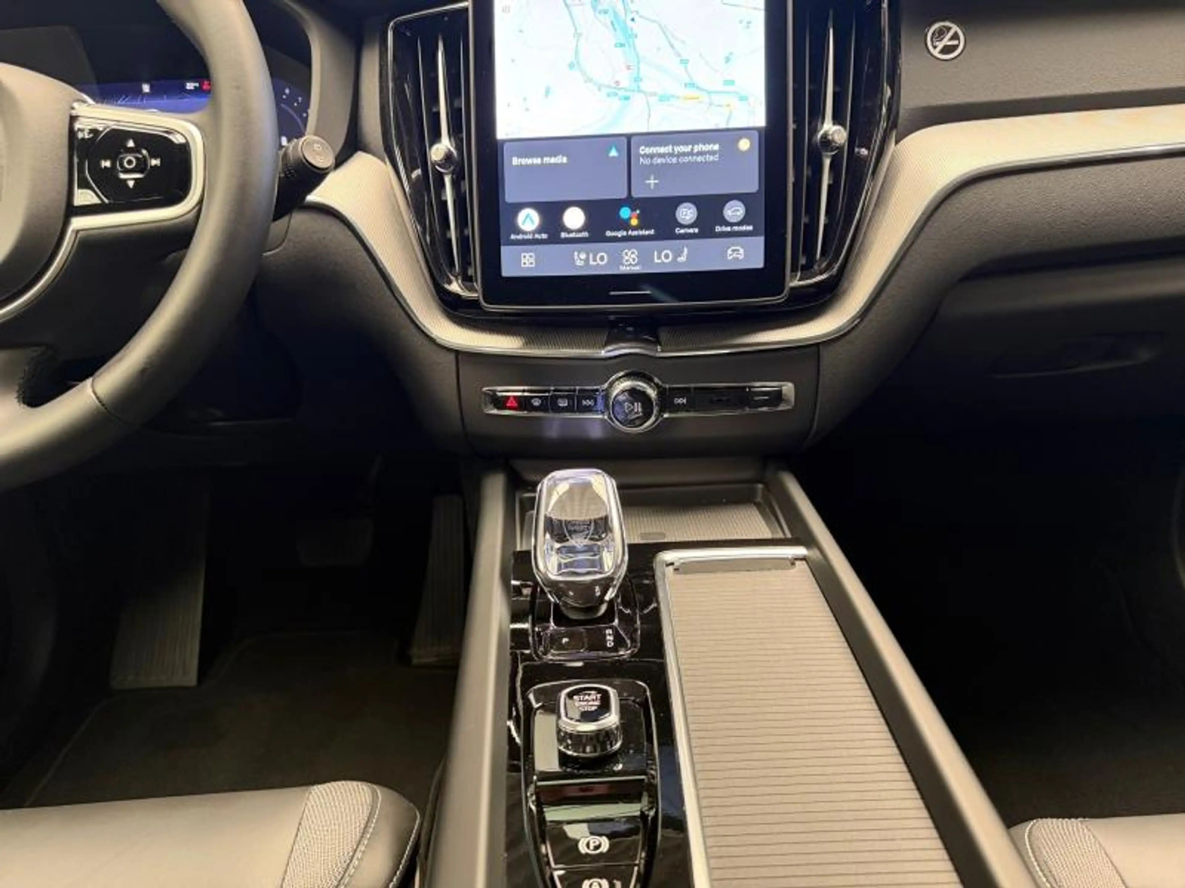 Volvo XC60 Facelift B5 AWD Plus Black Edition / Essence 2026 — photo 11
