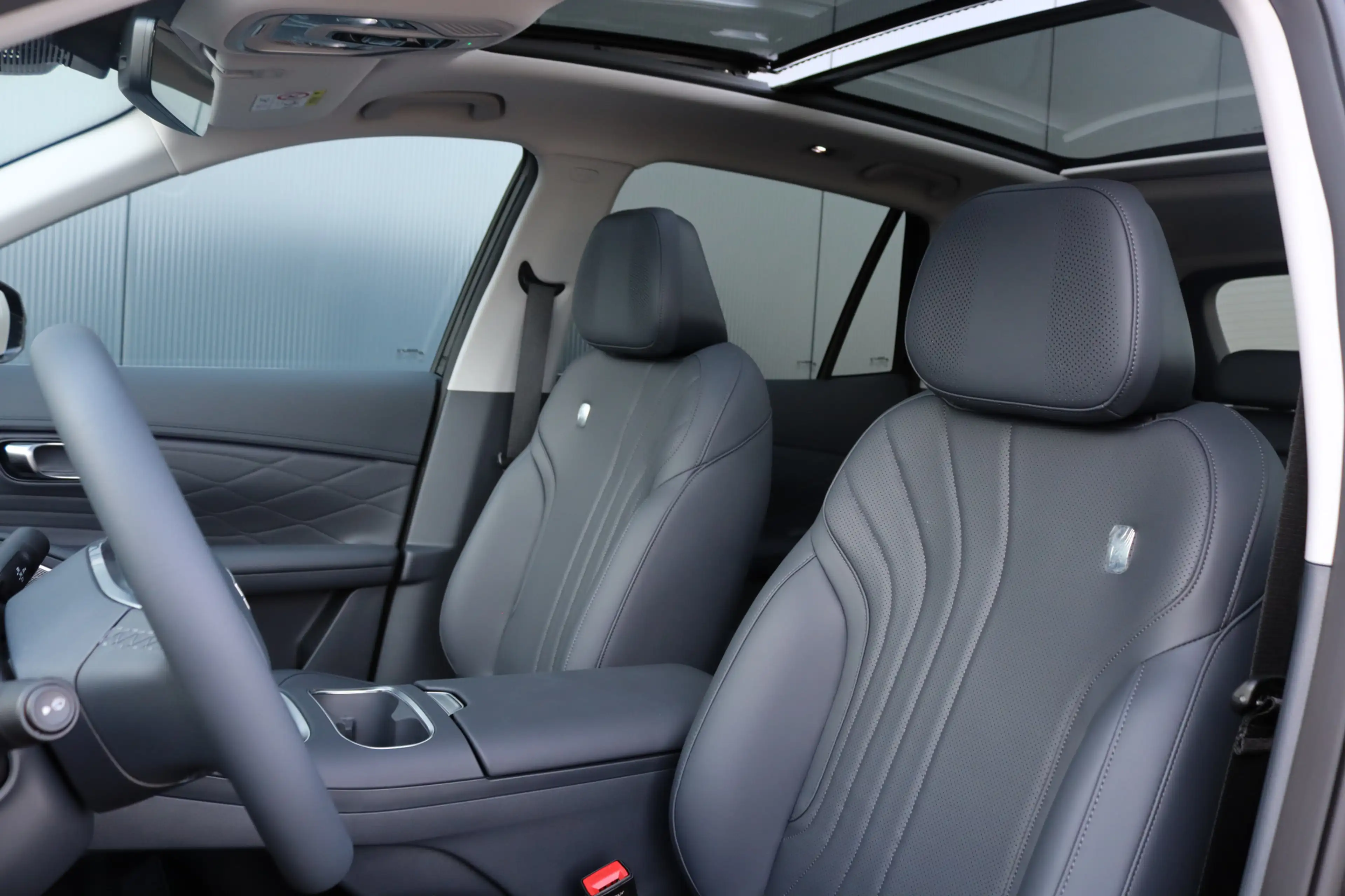 Geely Starray EM-i 1.5 Max+ Long Range [136km] Pano/Leder/Keyless/360 — photo 12