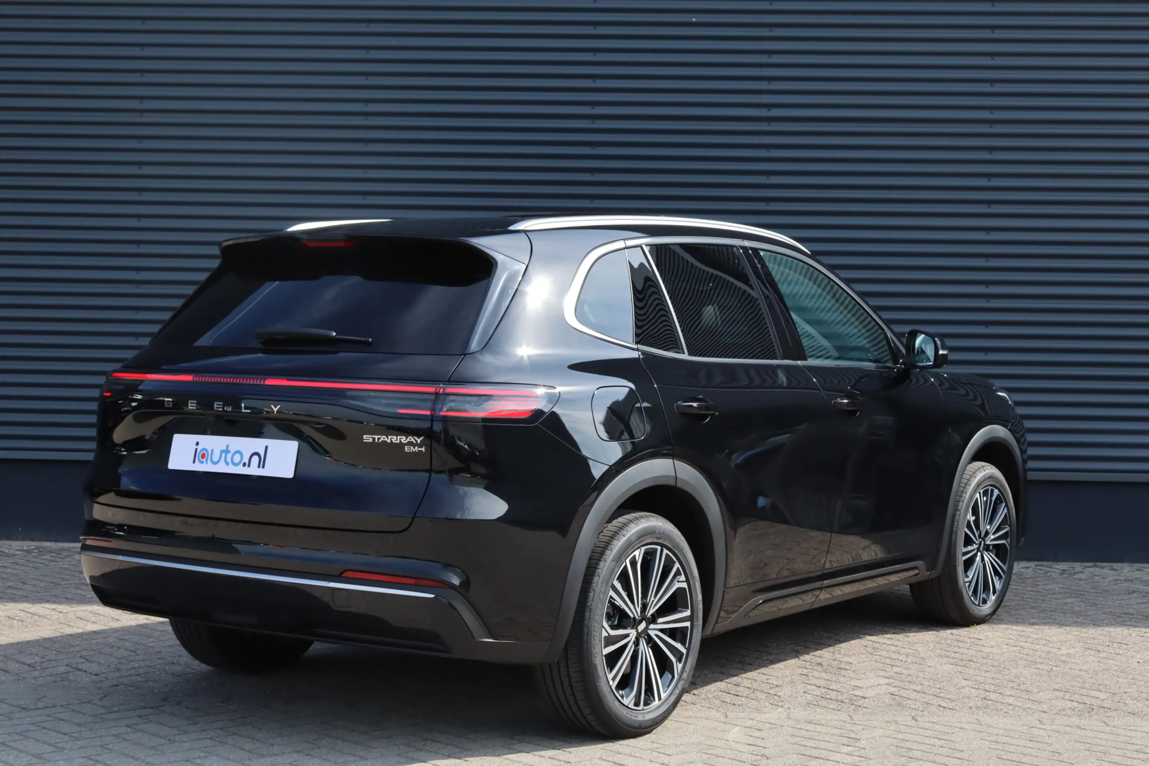 Geely Starray EM-i 1.5 Max+ Long Range [136km] Pano/Leder/Keyless/360 — photo 2