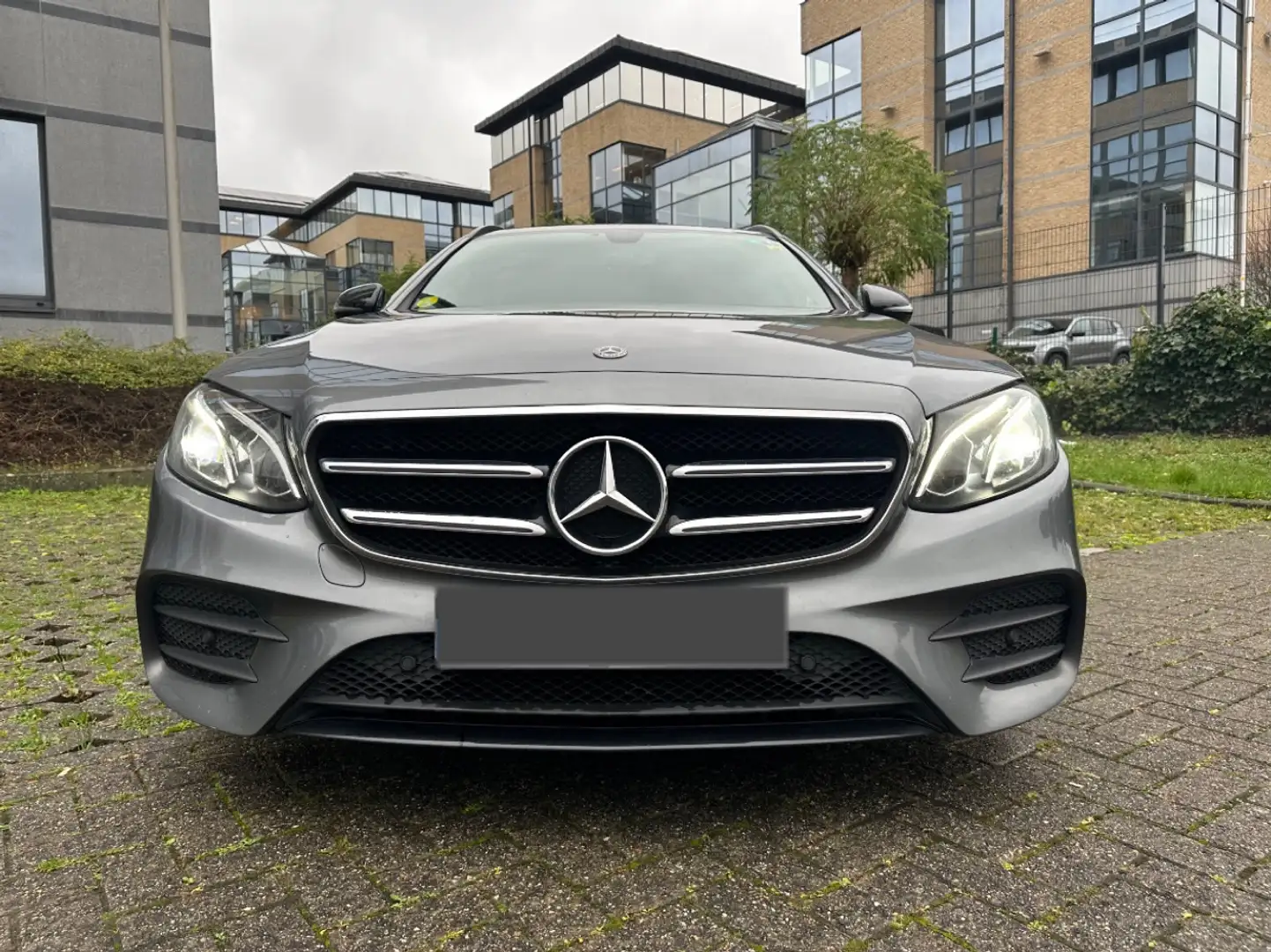 Mercedes-Benz E 200 d Business Solution AMG(EU6d-TEMP) Gris - 2