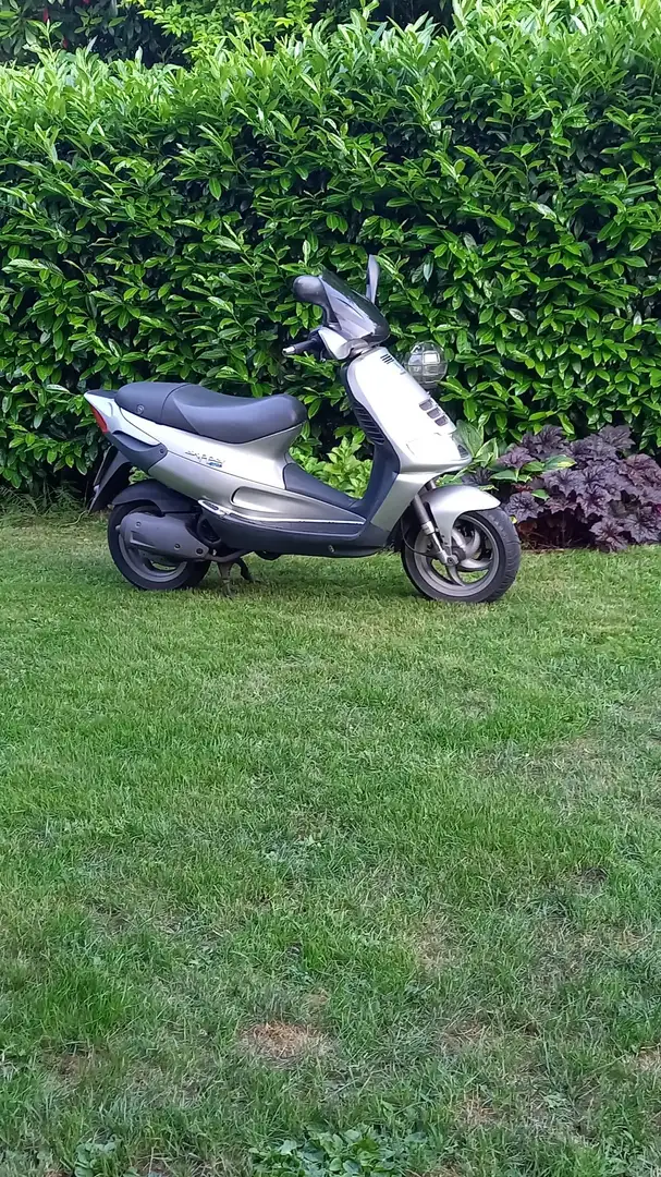 Piaggio Skipper 125 ST Zilver - 1