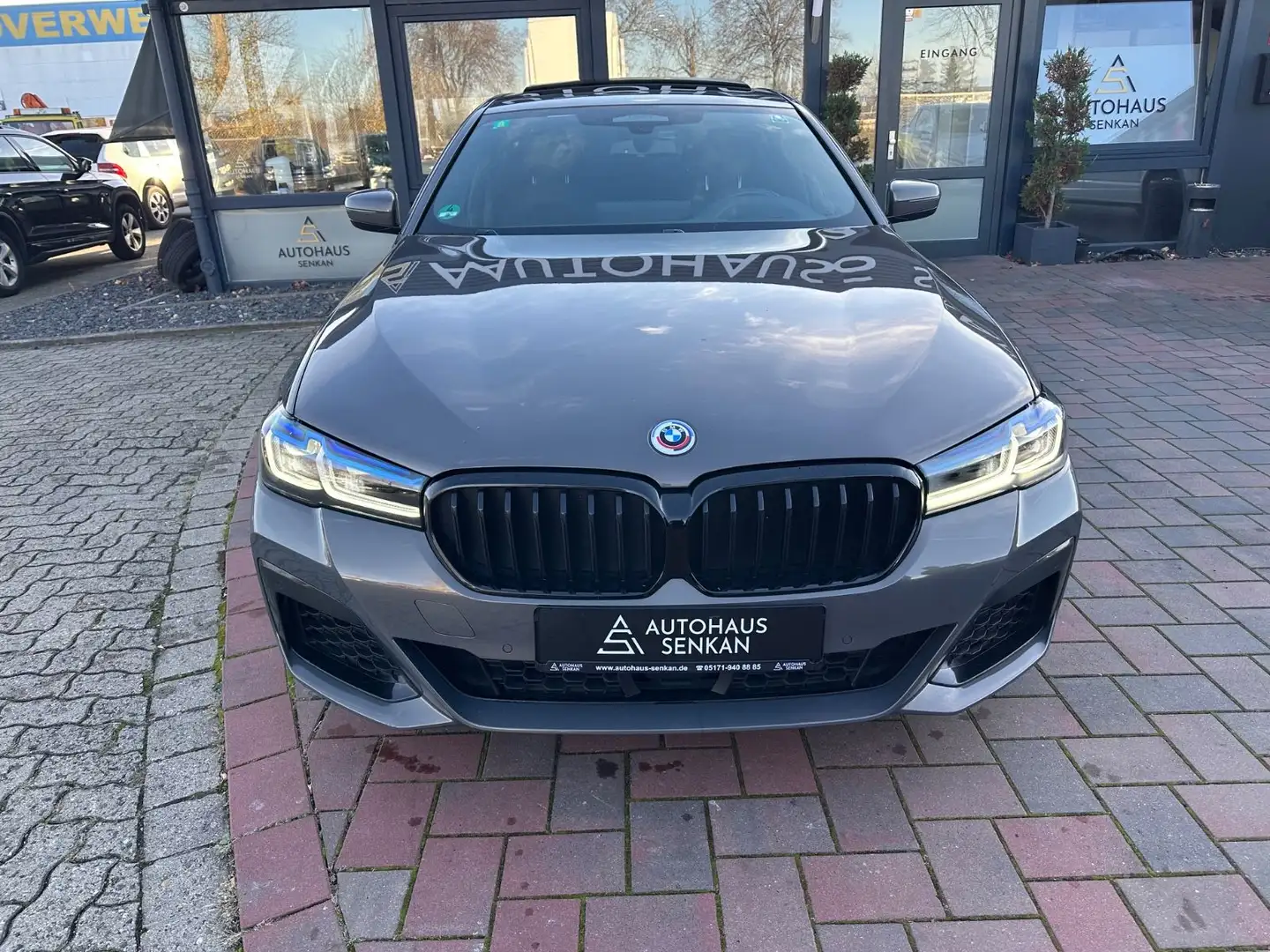 BMW 520 d Limousine M Sport*STANDH*HUD*ACC*H&K* Grijs - 2