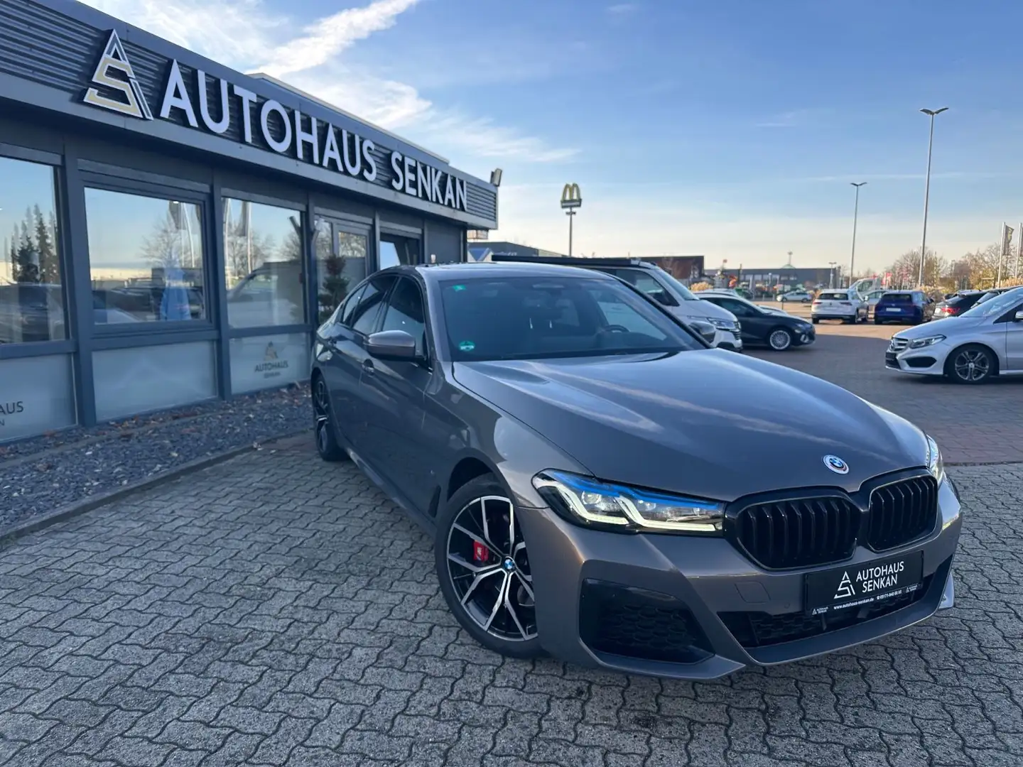 BMW 520 d Limousine M Sport*STANDH*HUD*ACC*H&K* Grijs - 1