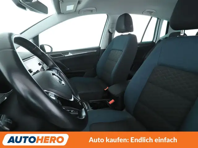 Volkswagen Golf view 10