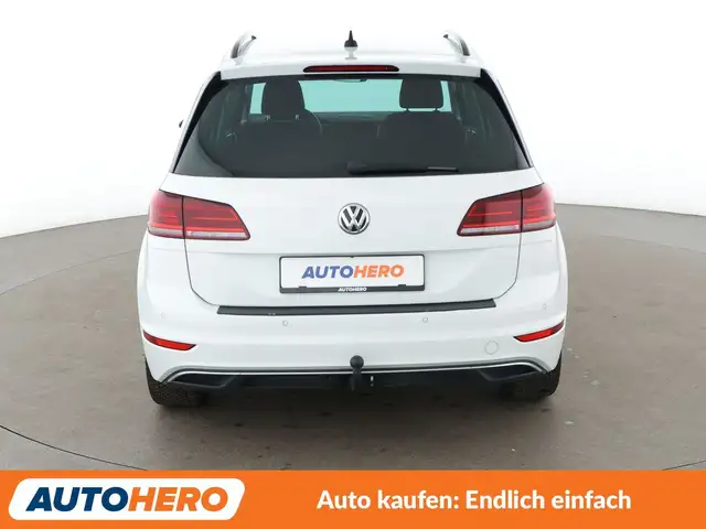 Volkswagen Golf view 5