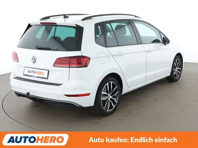 Volkswagen Golf view 6