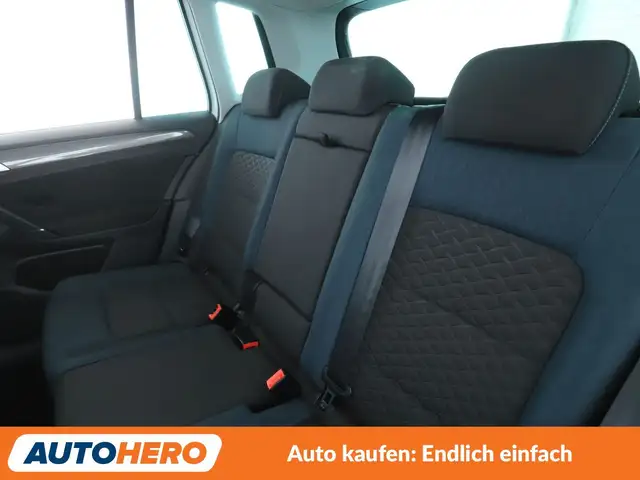 Volkswagen Golf view 14