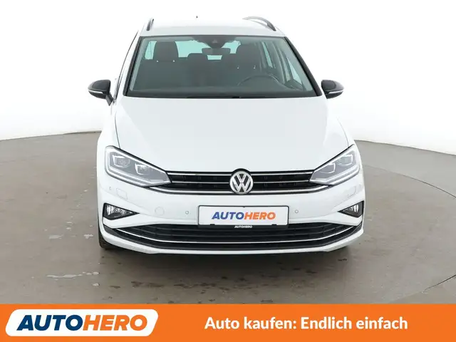 Volkswagen Golf view 9