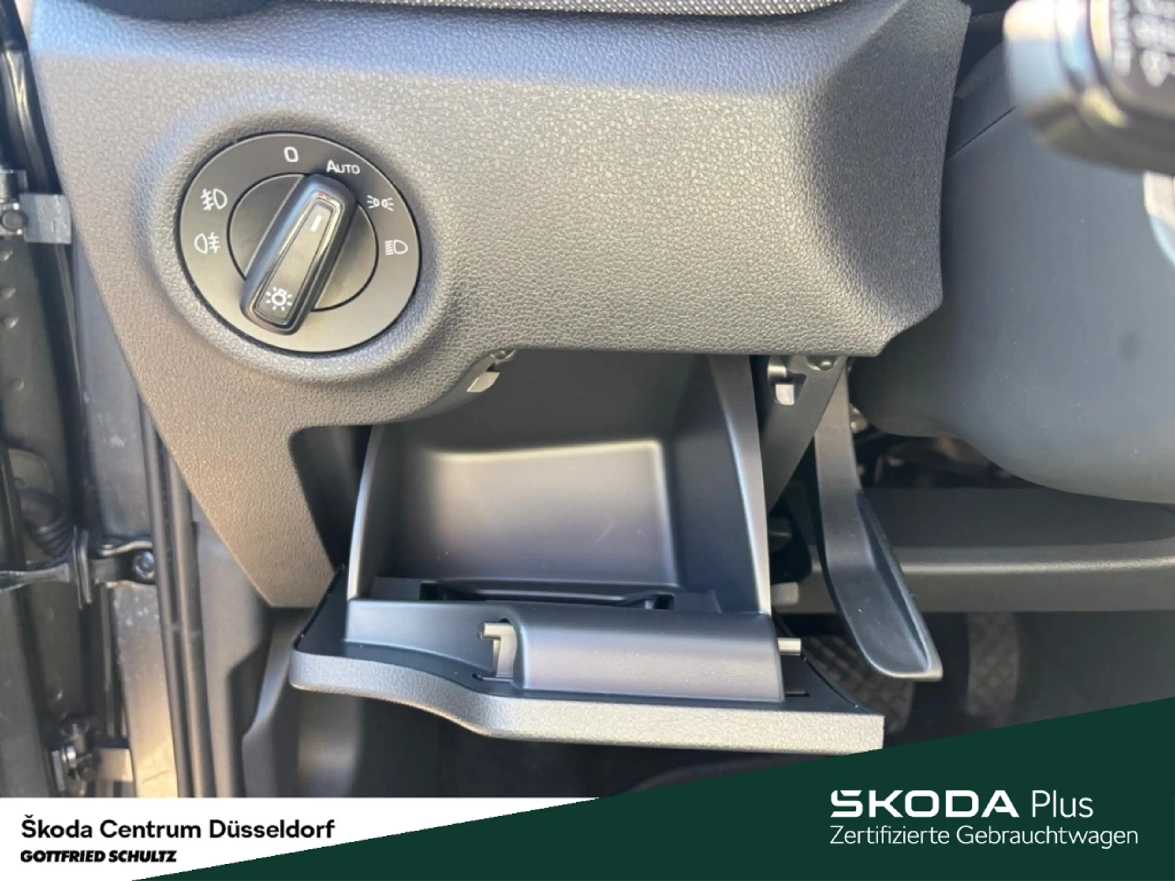 Skoda Fabia Tour 1.0 TSI DSG ACC Kamera Sitzheiz — photo 13
