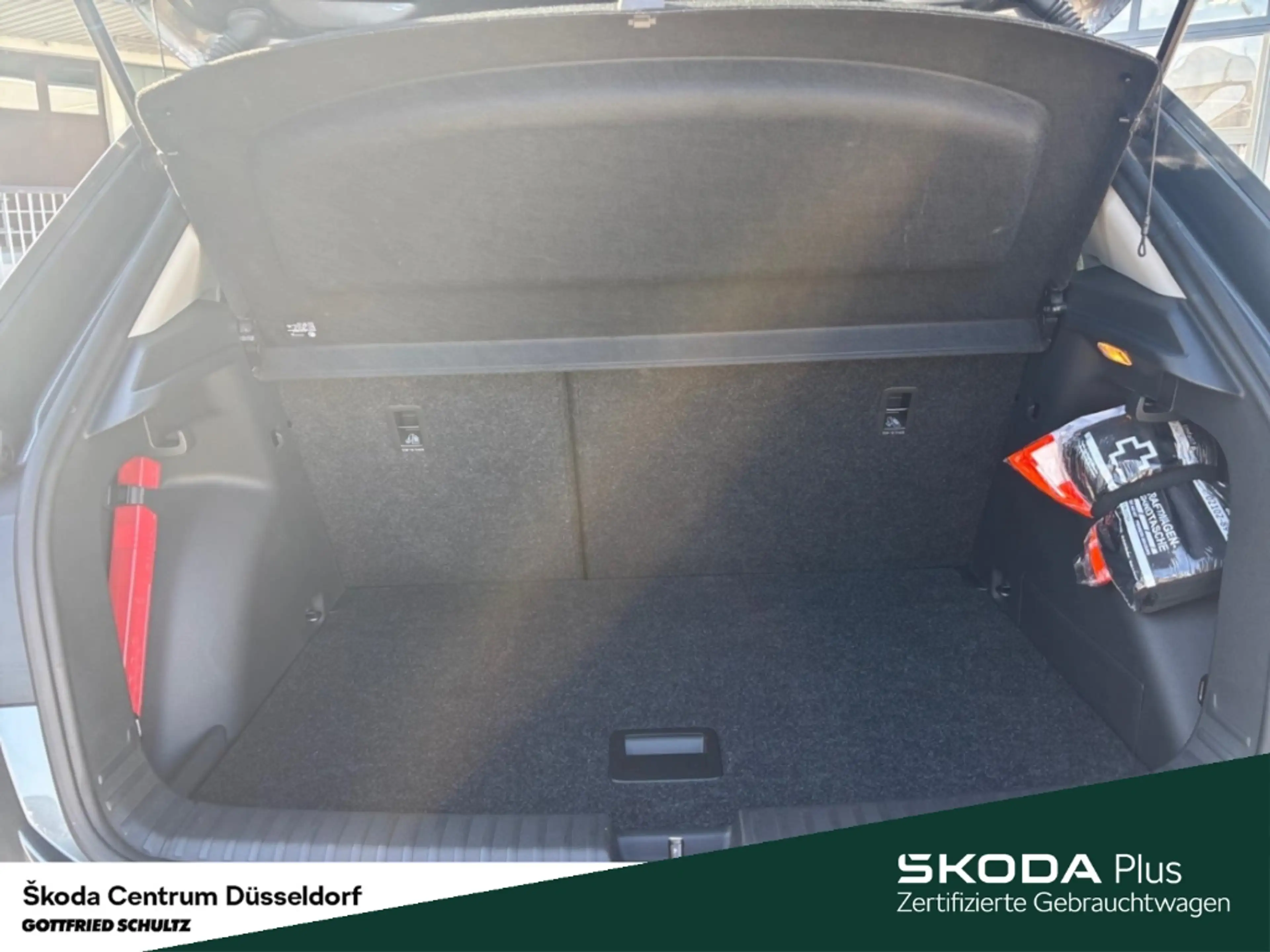 Skoda Fabia Tour 1.0 TSI DSG ACC Kamera Sitzheiz — photo 9