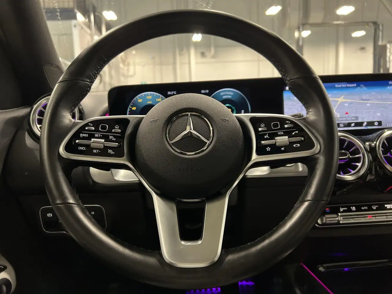 Mercedes-Benz GLB снимка Mercedes-Benz GLB